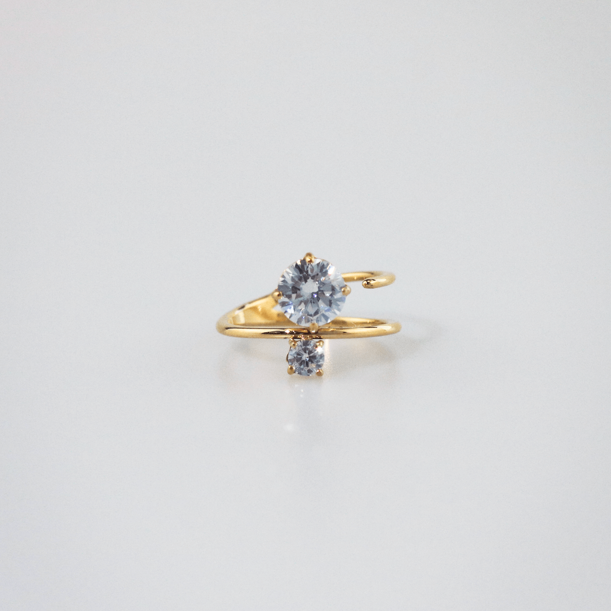 Meideya jewelry a gold ring with two spark stones