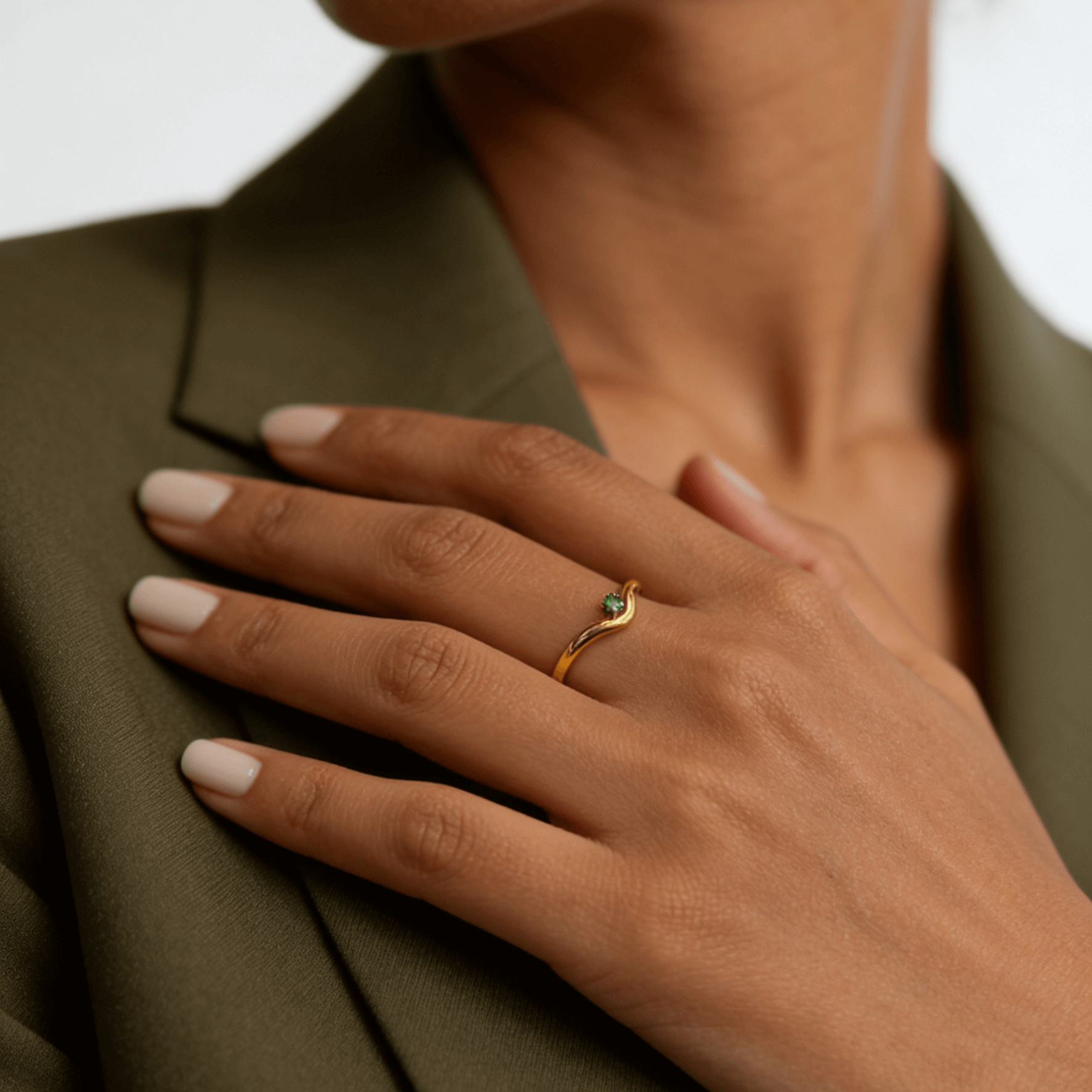 Emerald Dot Wave Ring