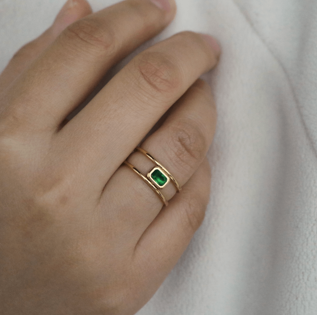 Meideya Jewelry Emerald Horizon Ring