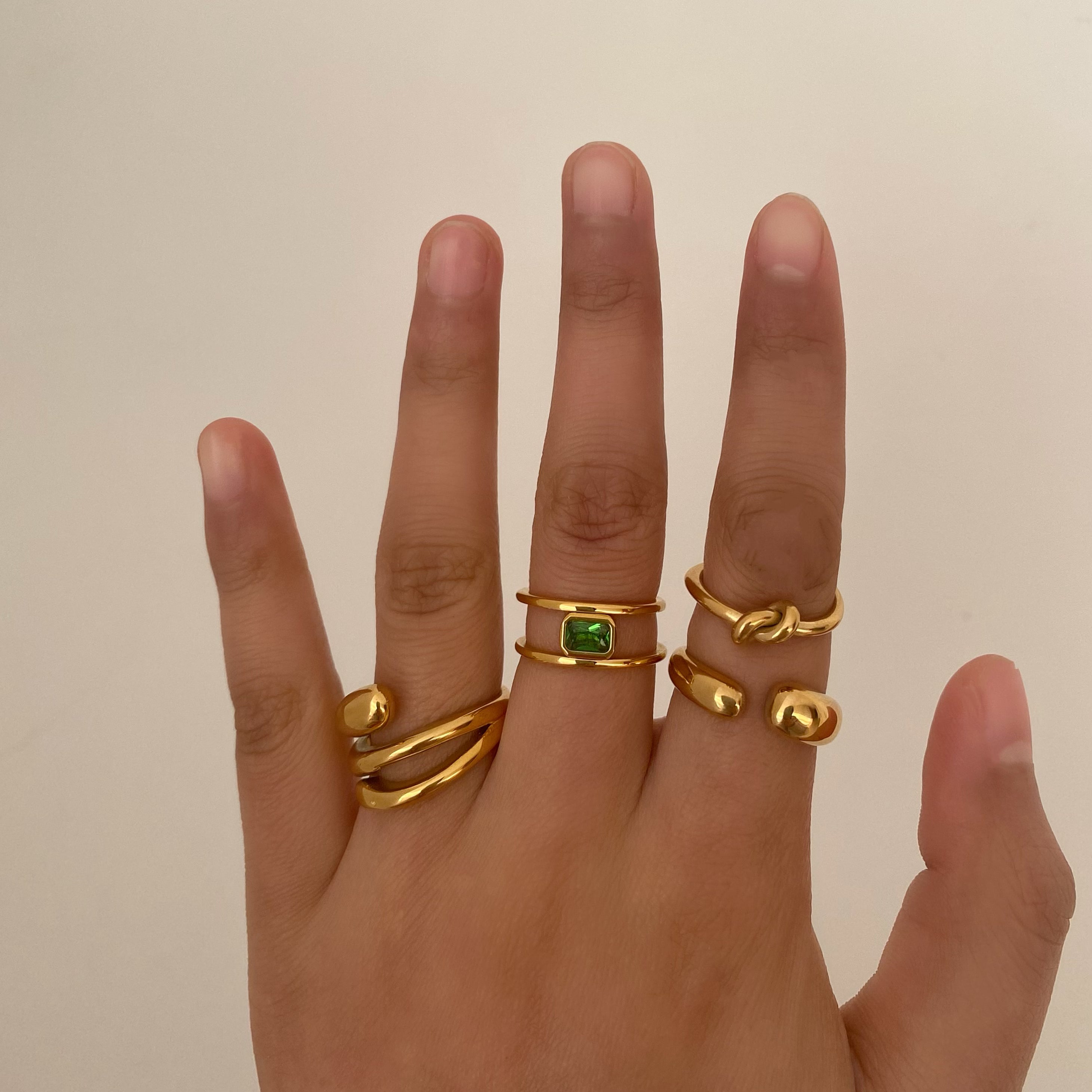 Meideya Jewelry Emerald Horizon Ring