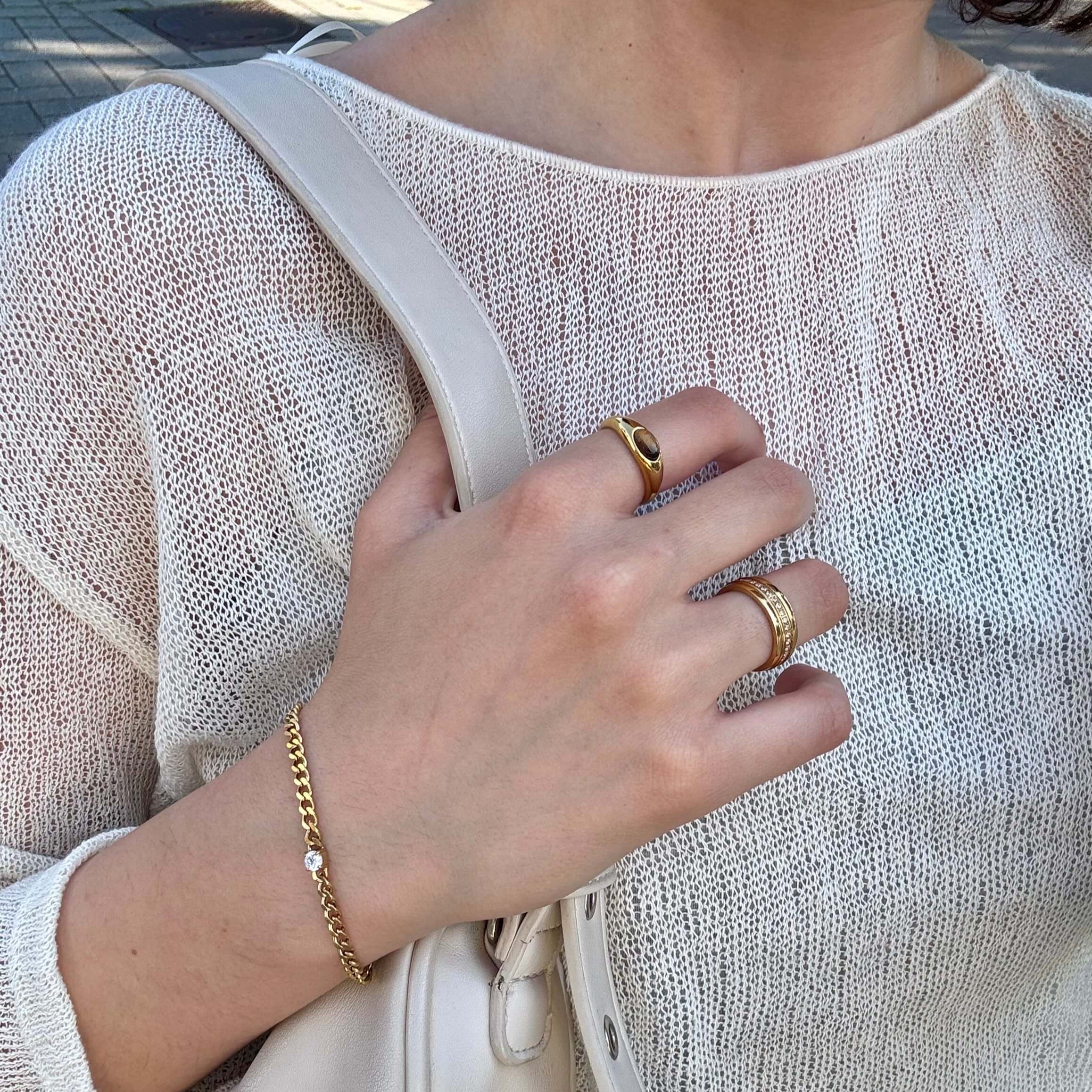 Solitaire Curb Chain Bracelet