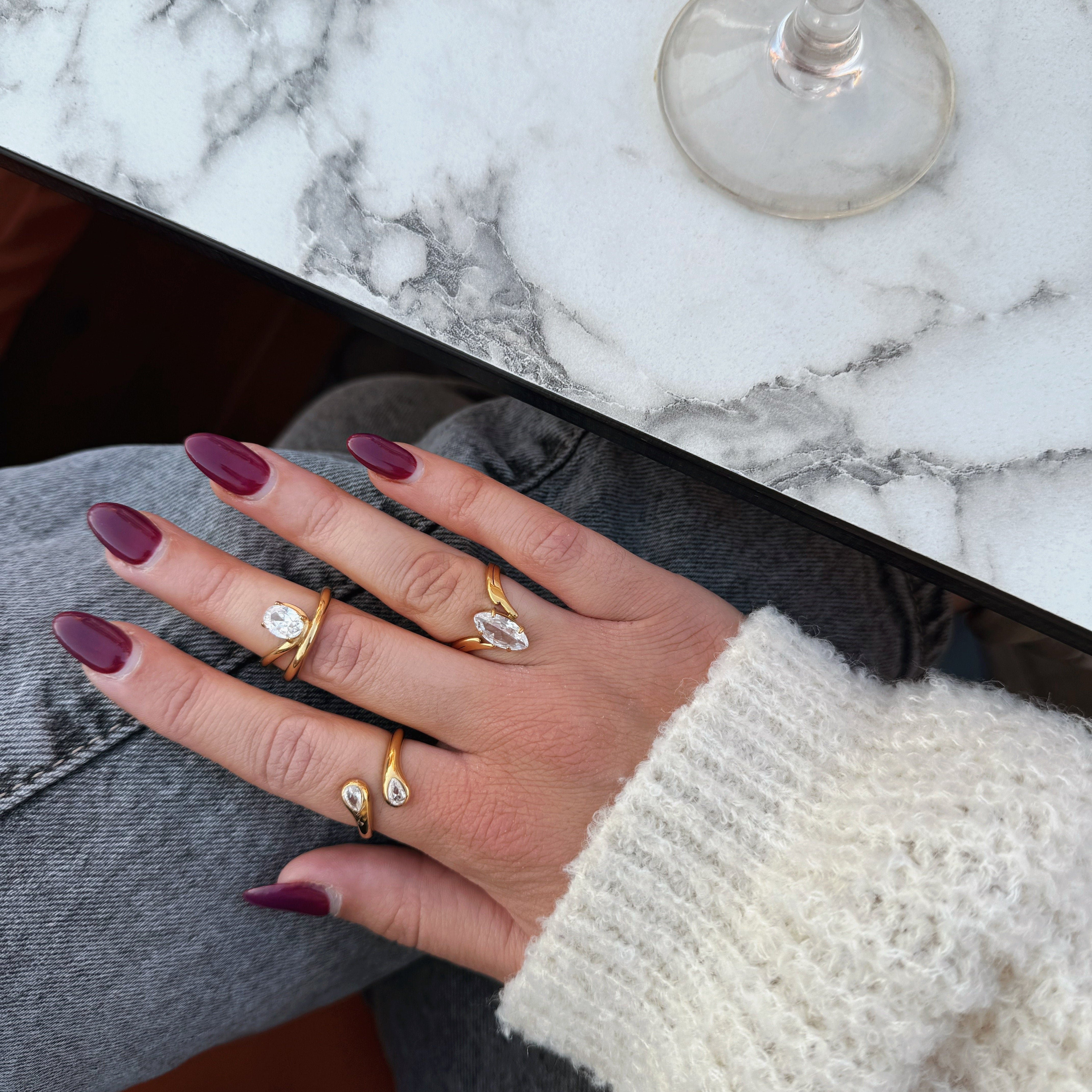Solitaire Unite Curve Ring
