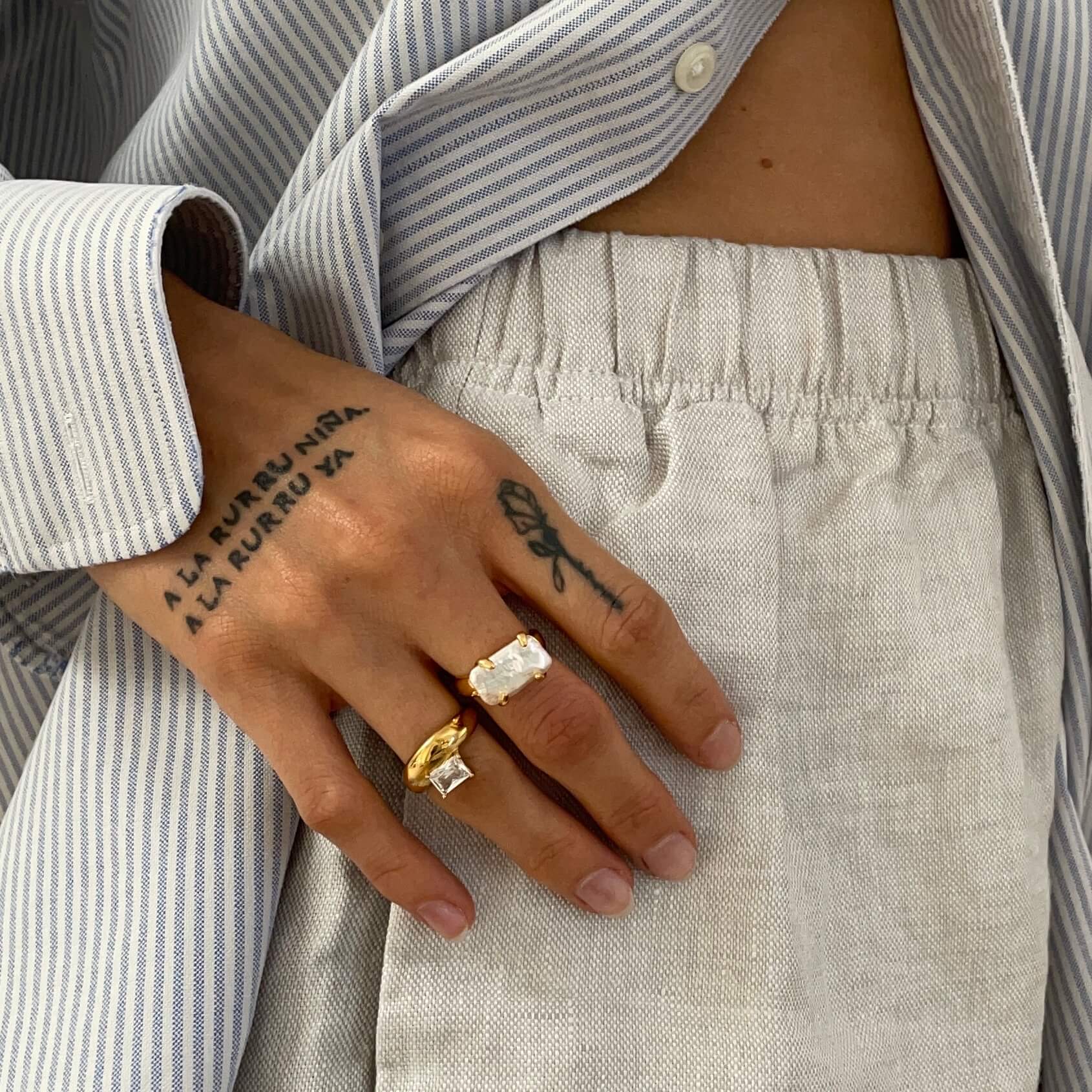 Meideya Jewelry Baroque Pearl Signet Ring