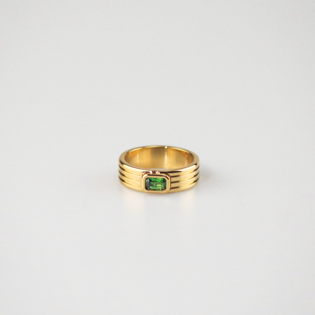 Green Stone Ribbed Ring