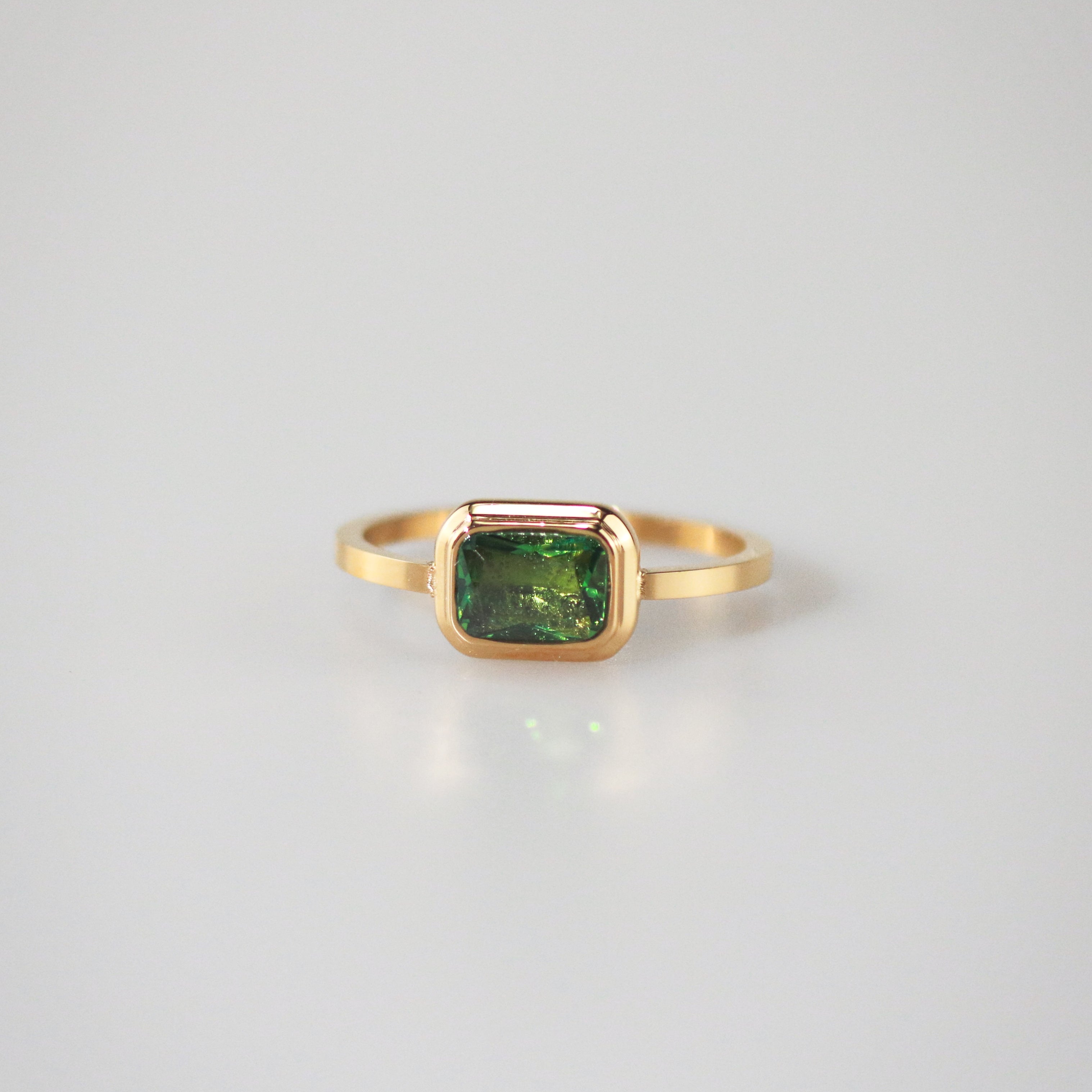 Meideya Jewelry Square Gemstone Ring Emerald