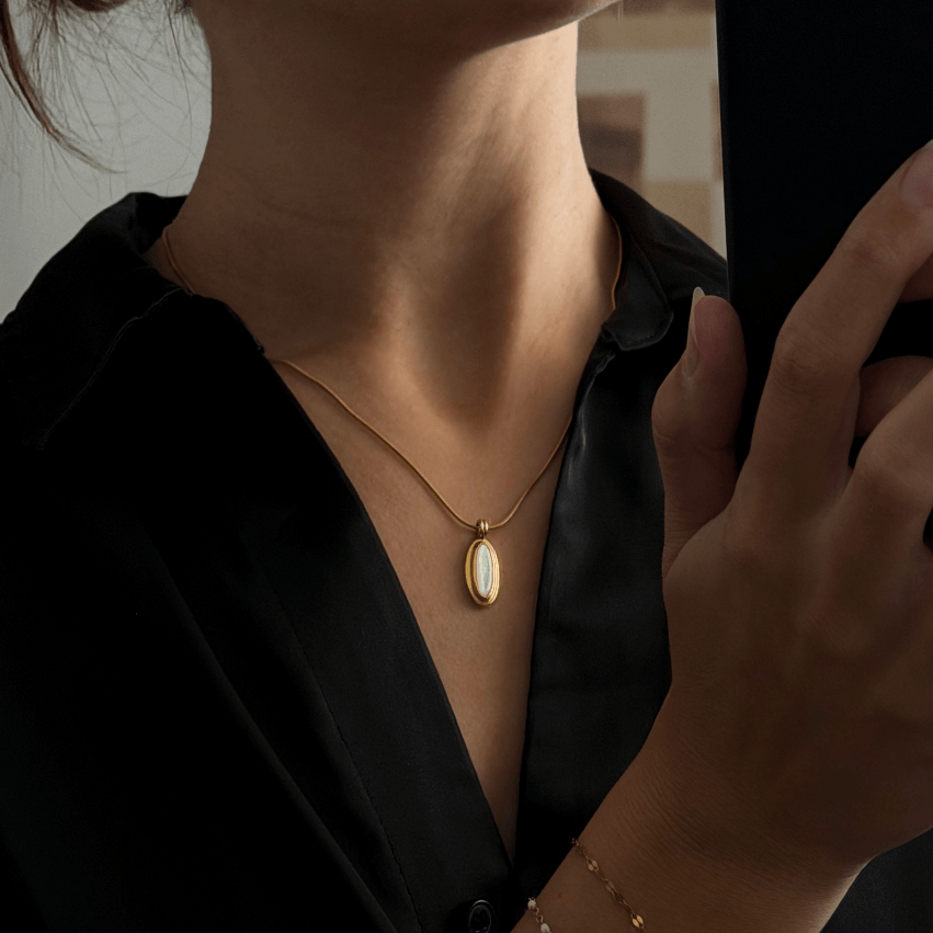 Vintage_Mother_of_Pearl_Necklace