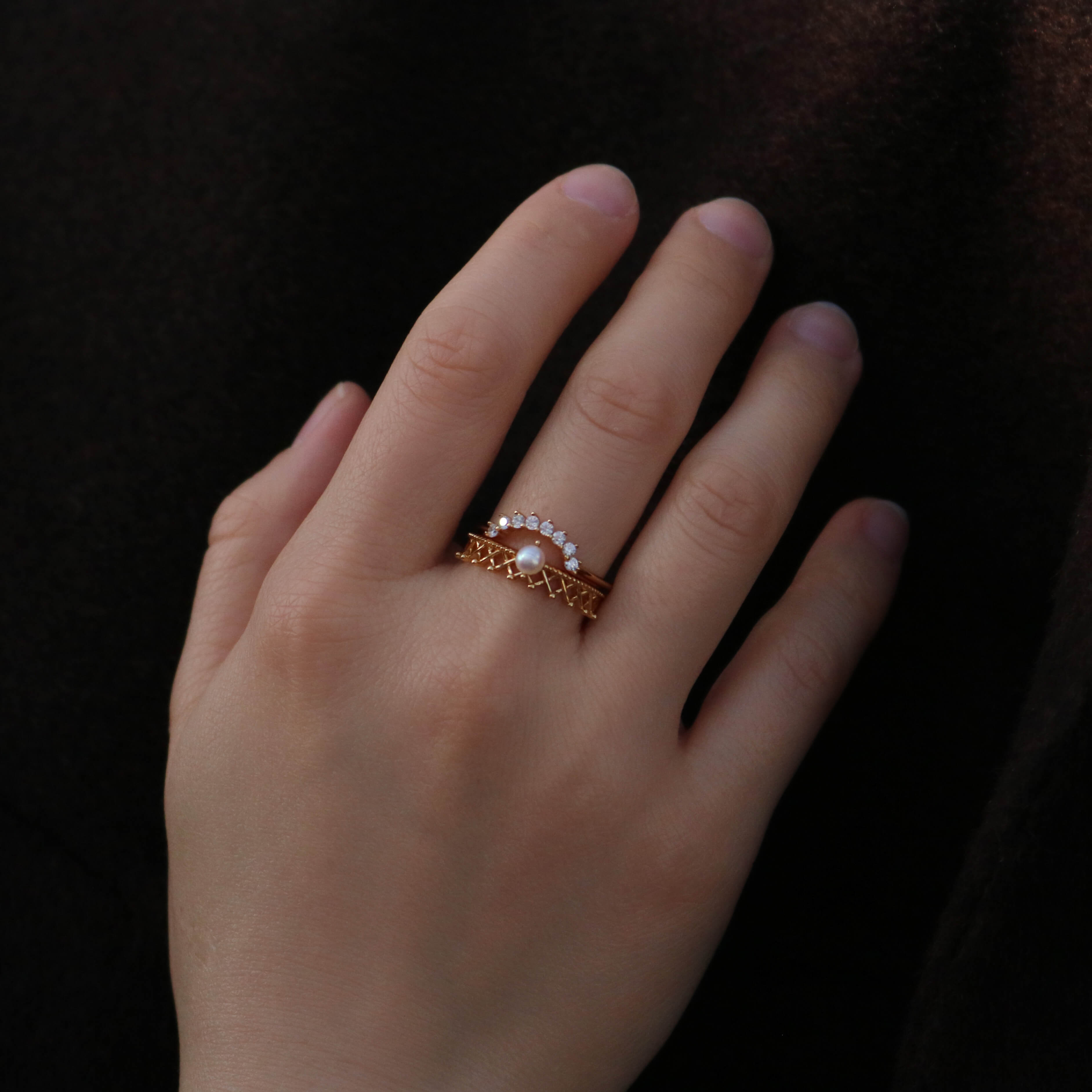 Meideya Jewelry Arch Band Ring and Pearl Crown Ring