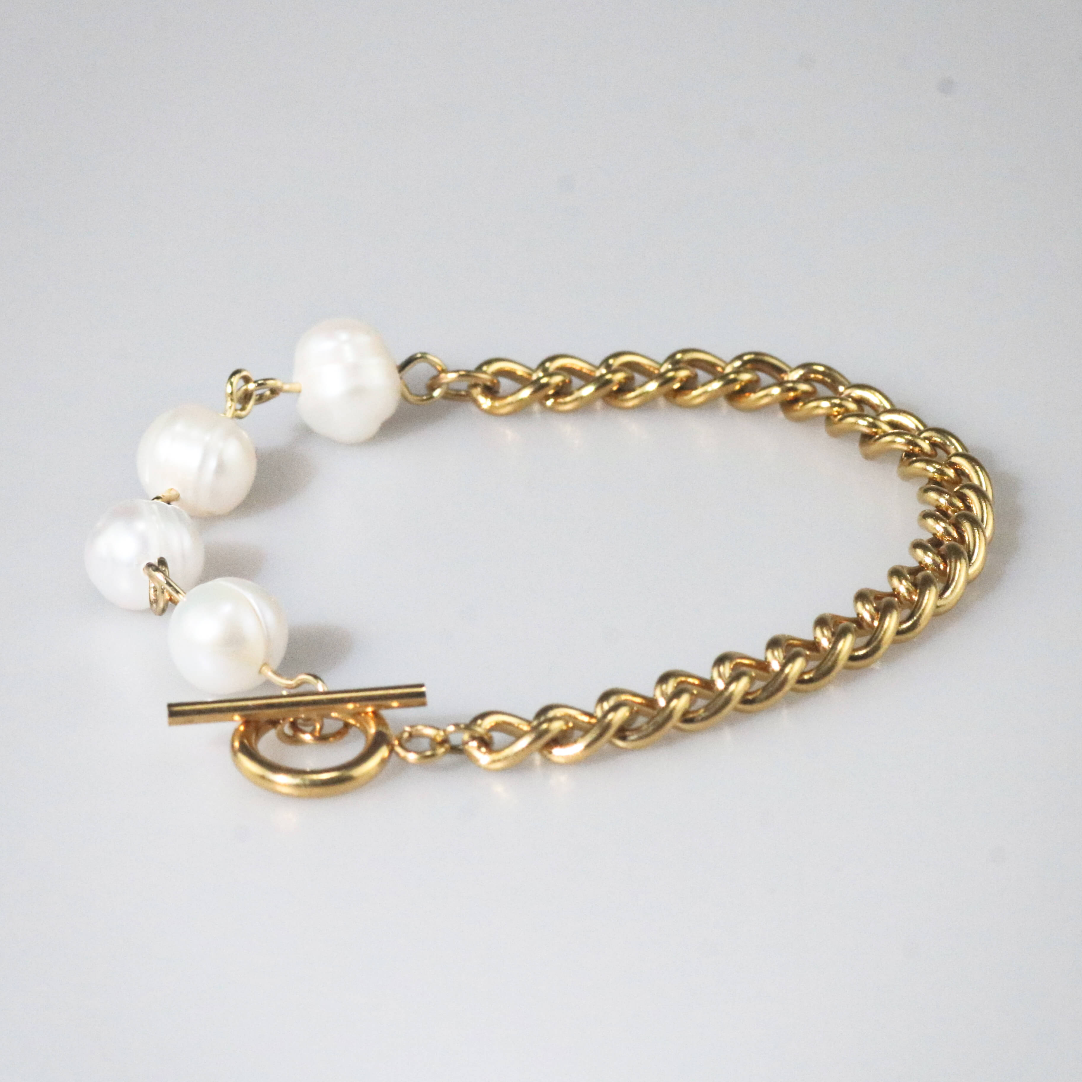 Meideya jewelry pearl and gold chain toggle bracelet