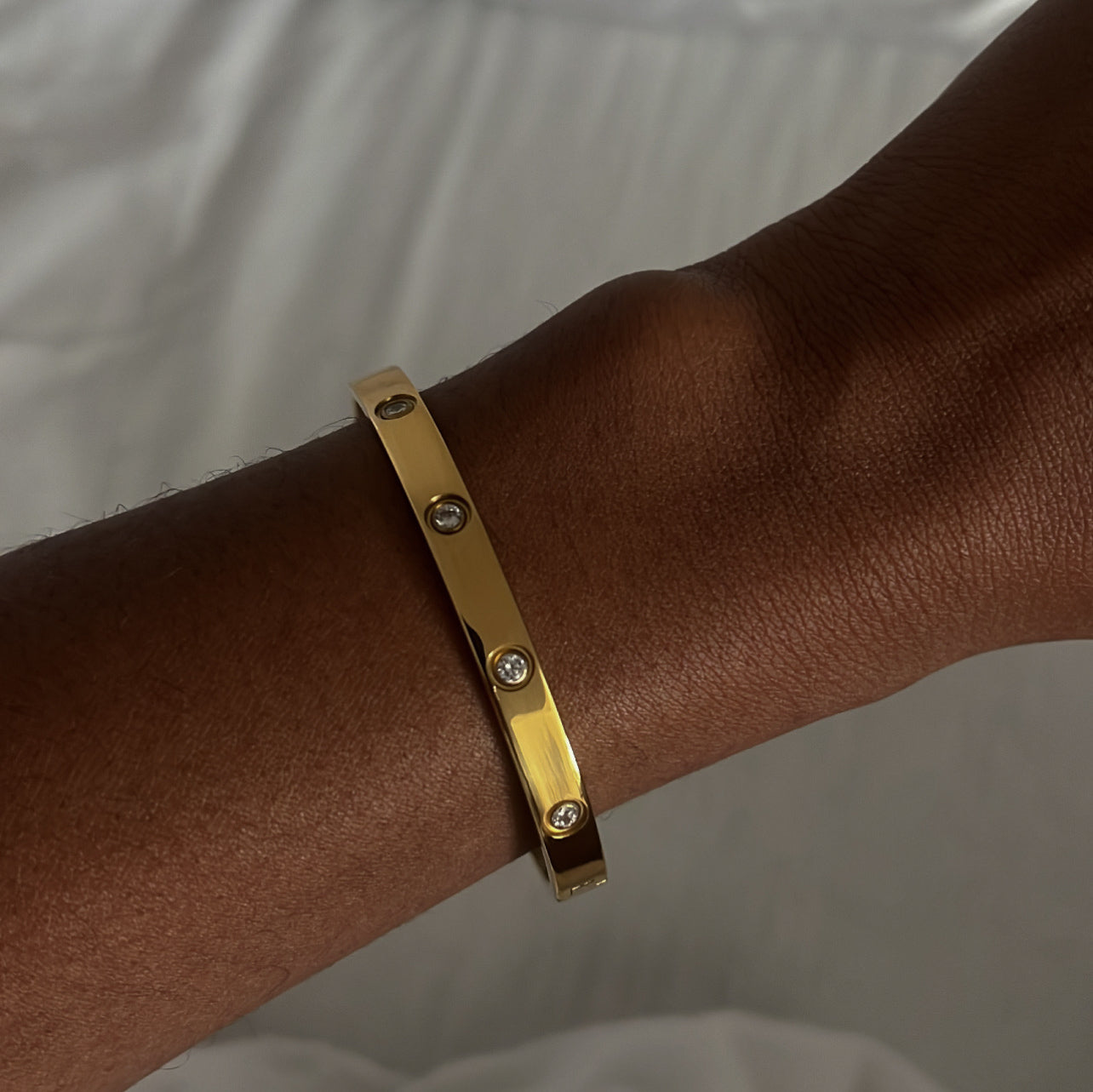 Meideya Jewelry Ollie Solitaire Bangle Bracelet