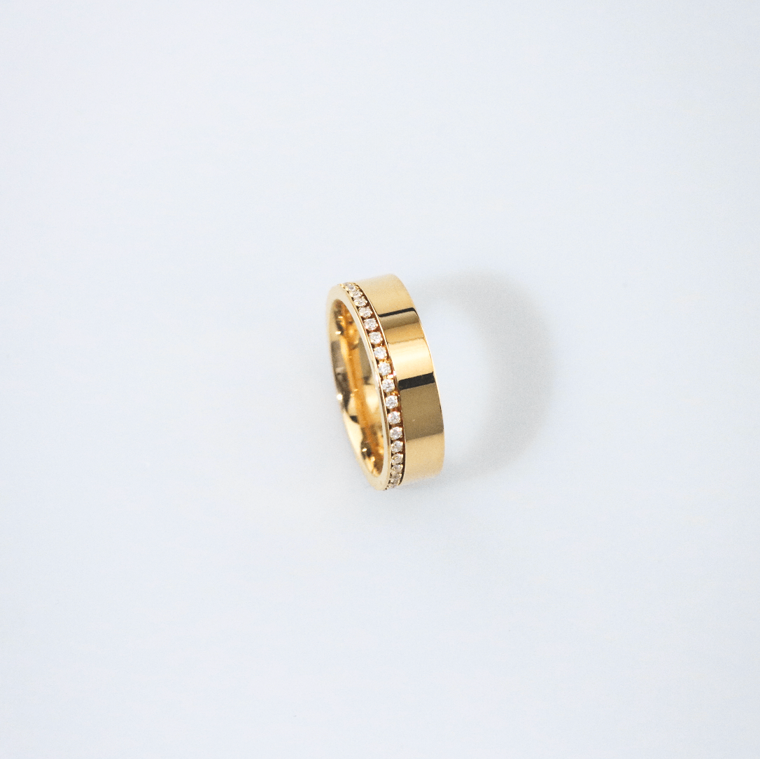 gold ring band women