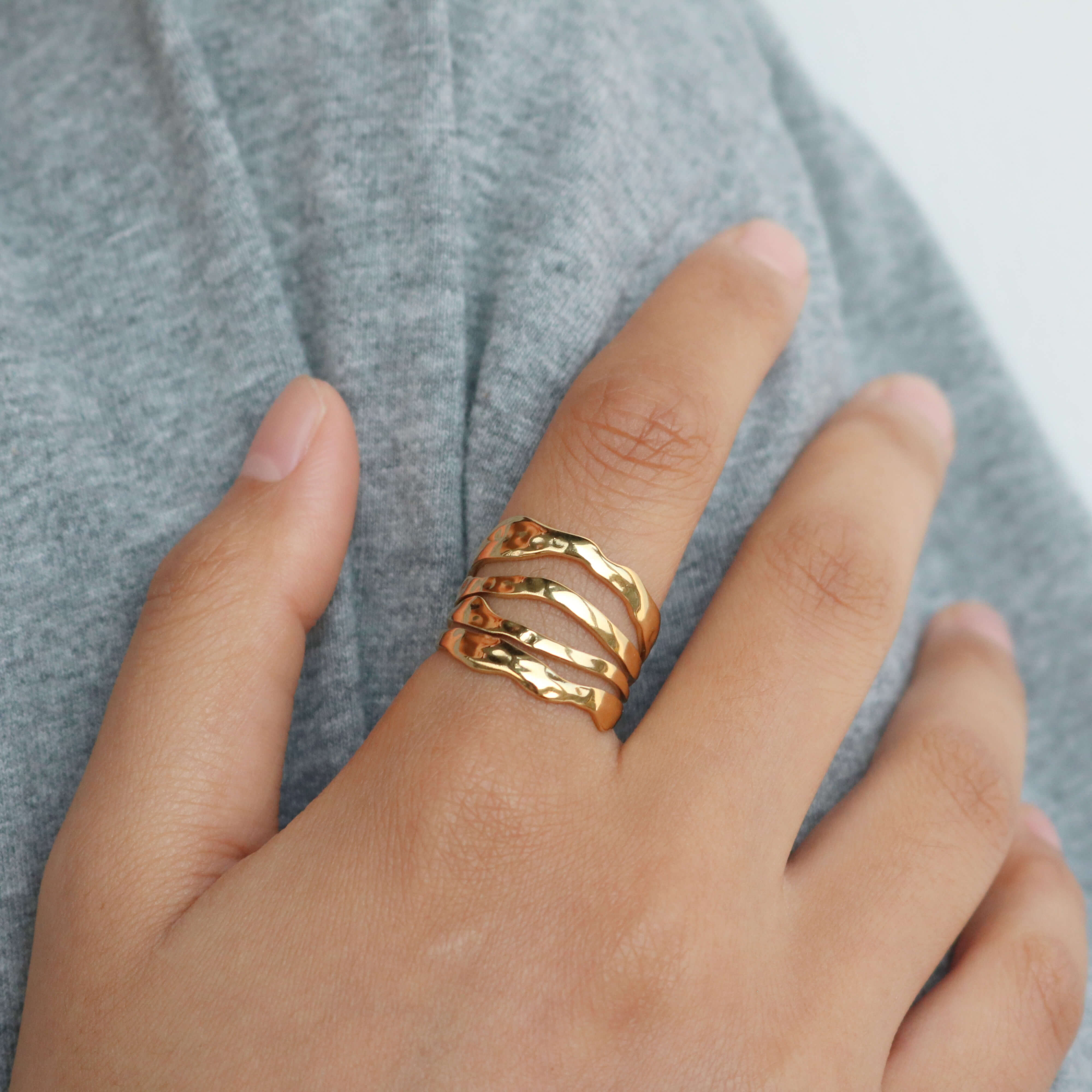 gold ring hammered