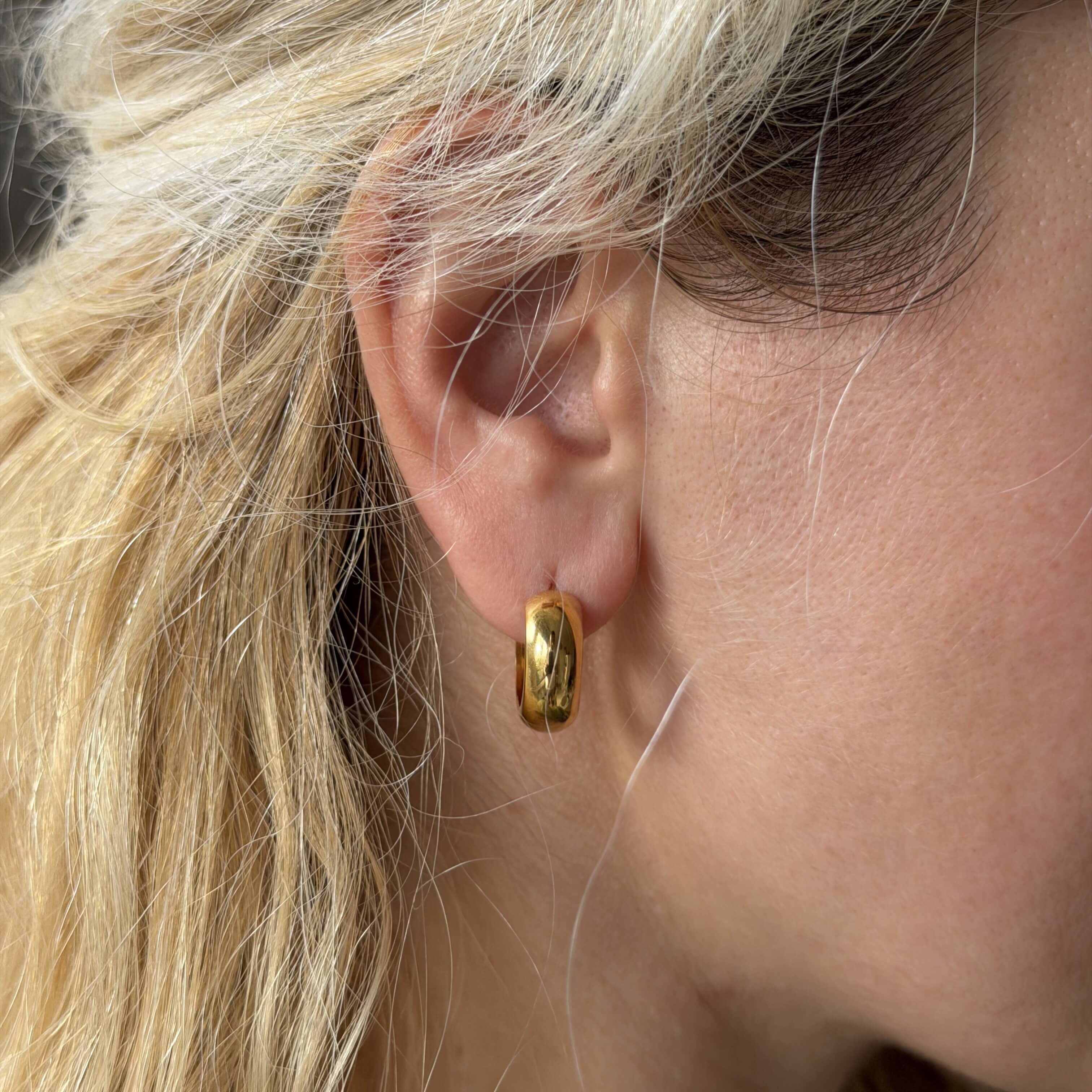 Bold Huggie Hoops - 18mm