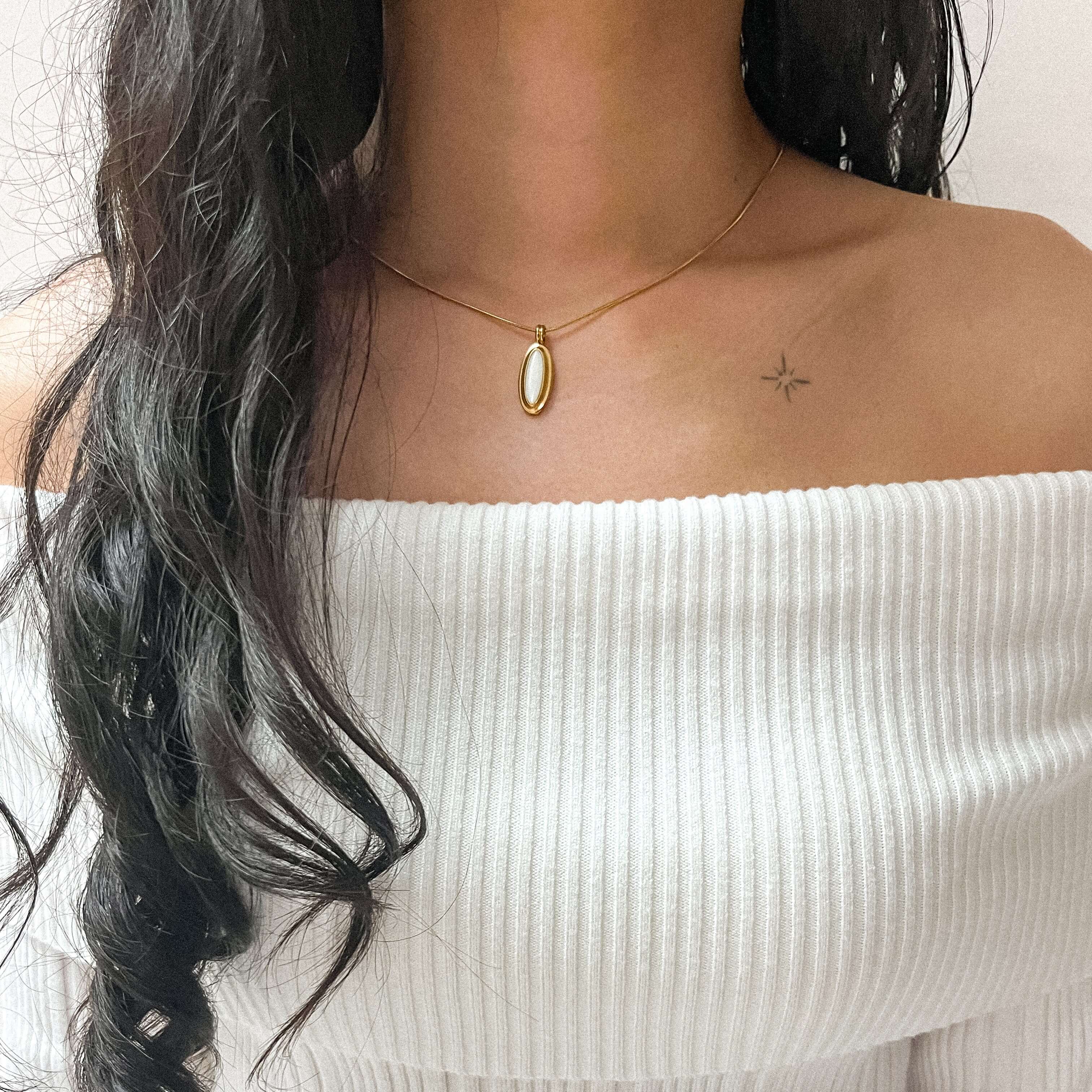 Vintage Mother of Pearl Necklace