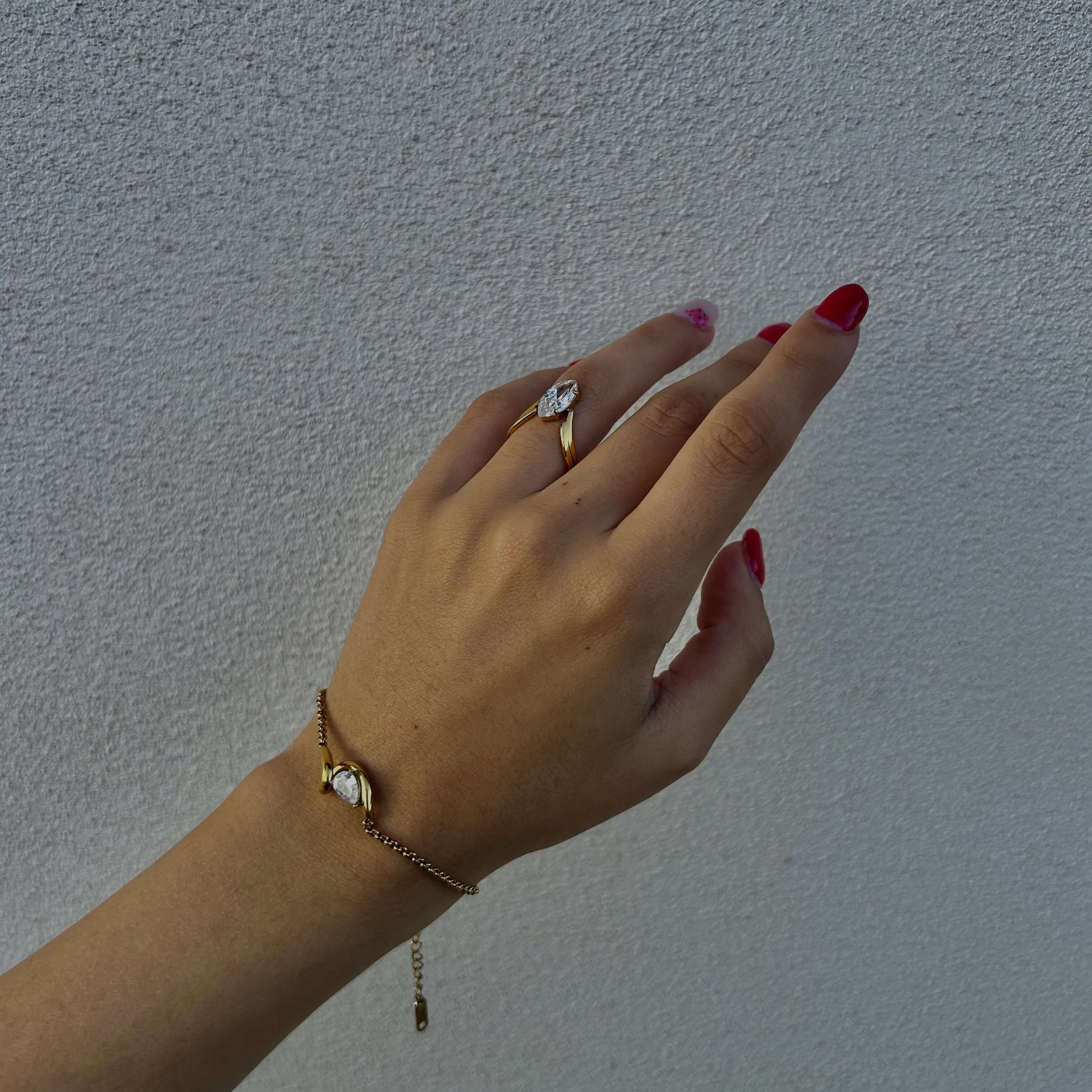 Teardrop Curve Bracelet