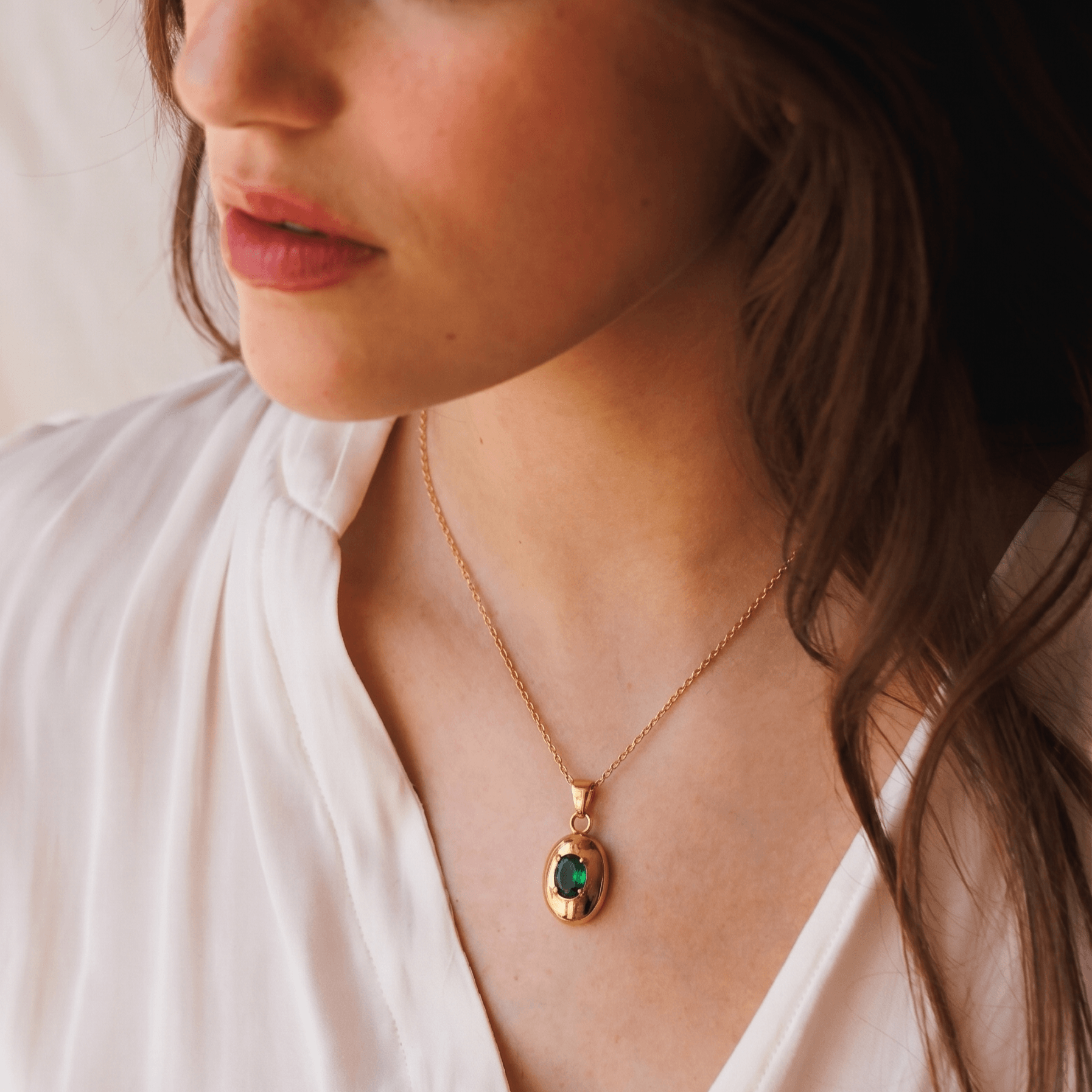 Oval Pendant Necklace - Emerald