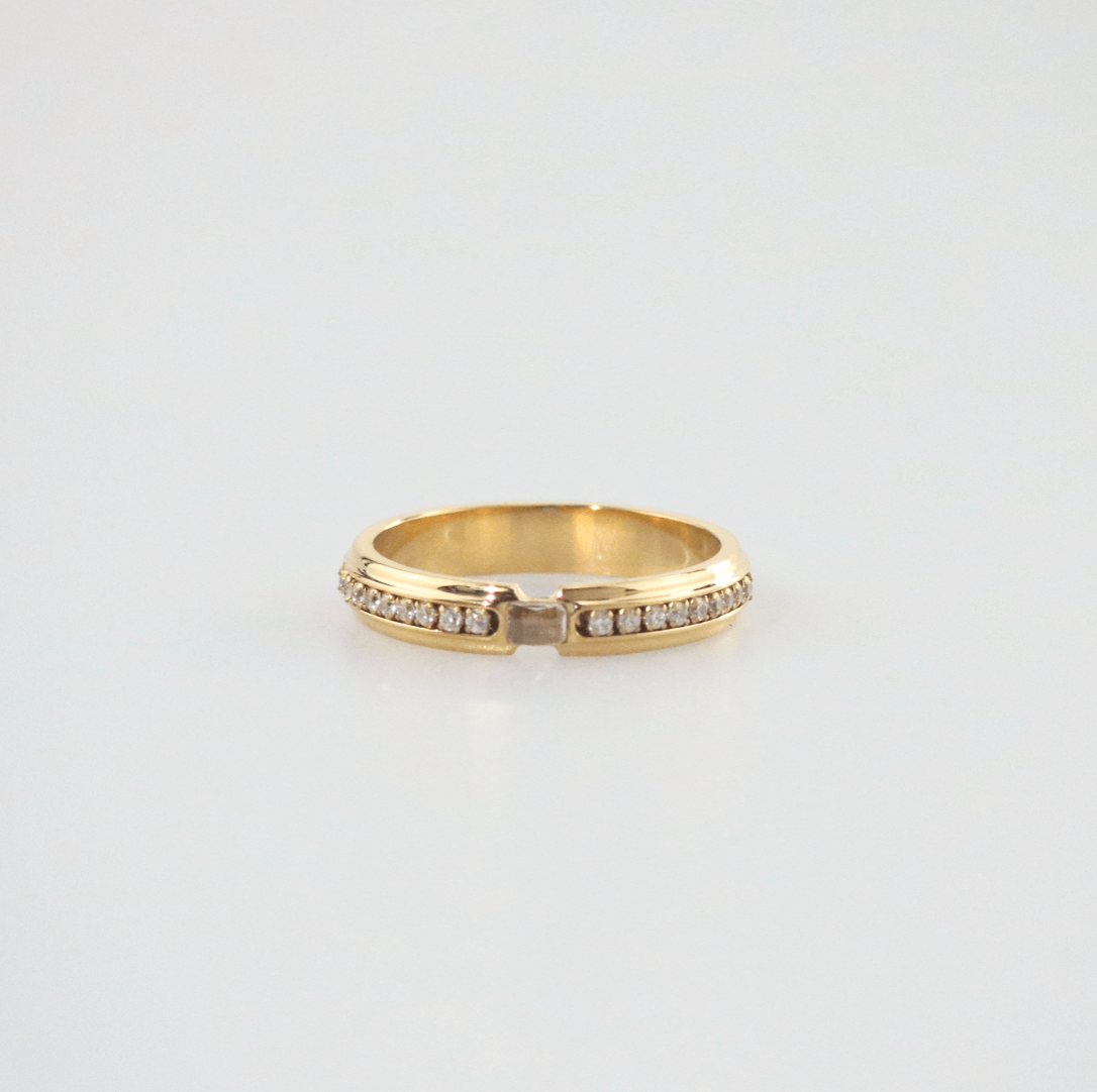 pave band ring