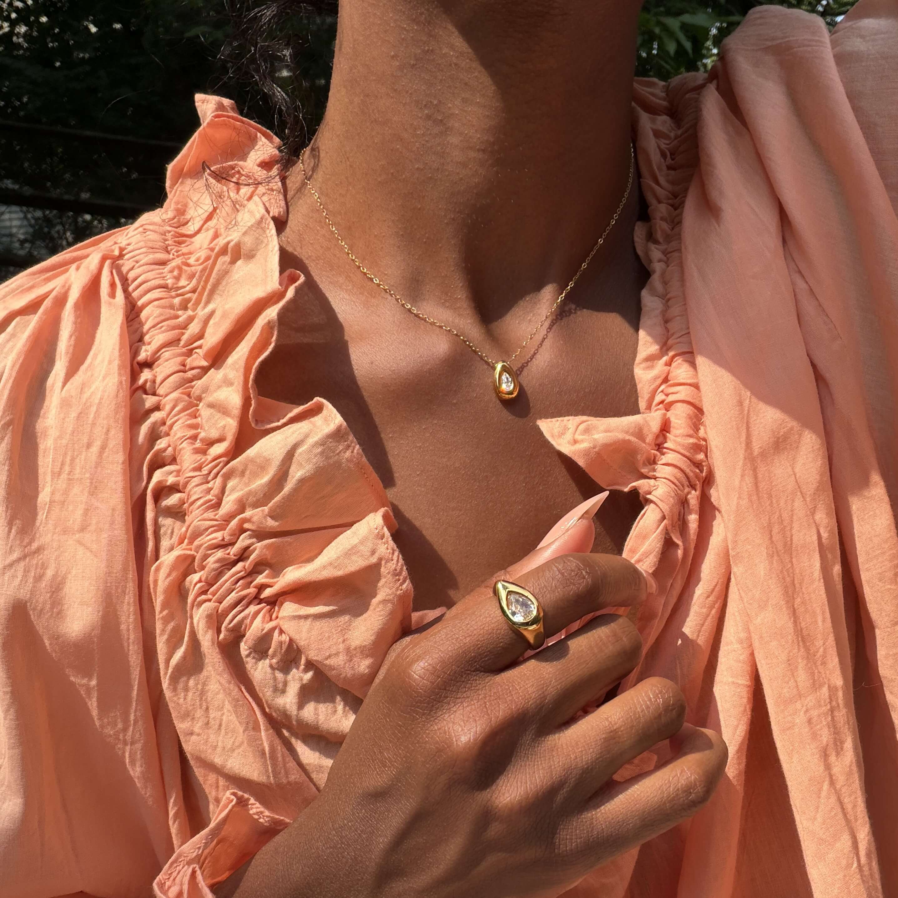 pear_bezel_necklace
