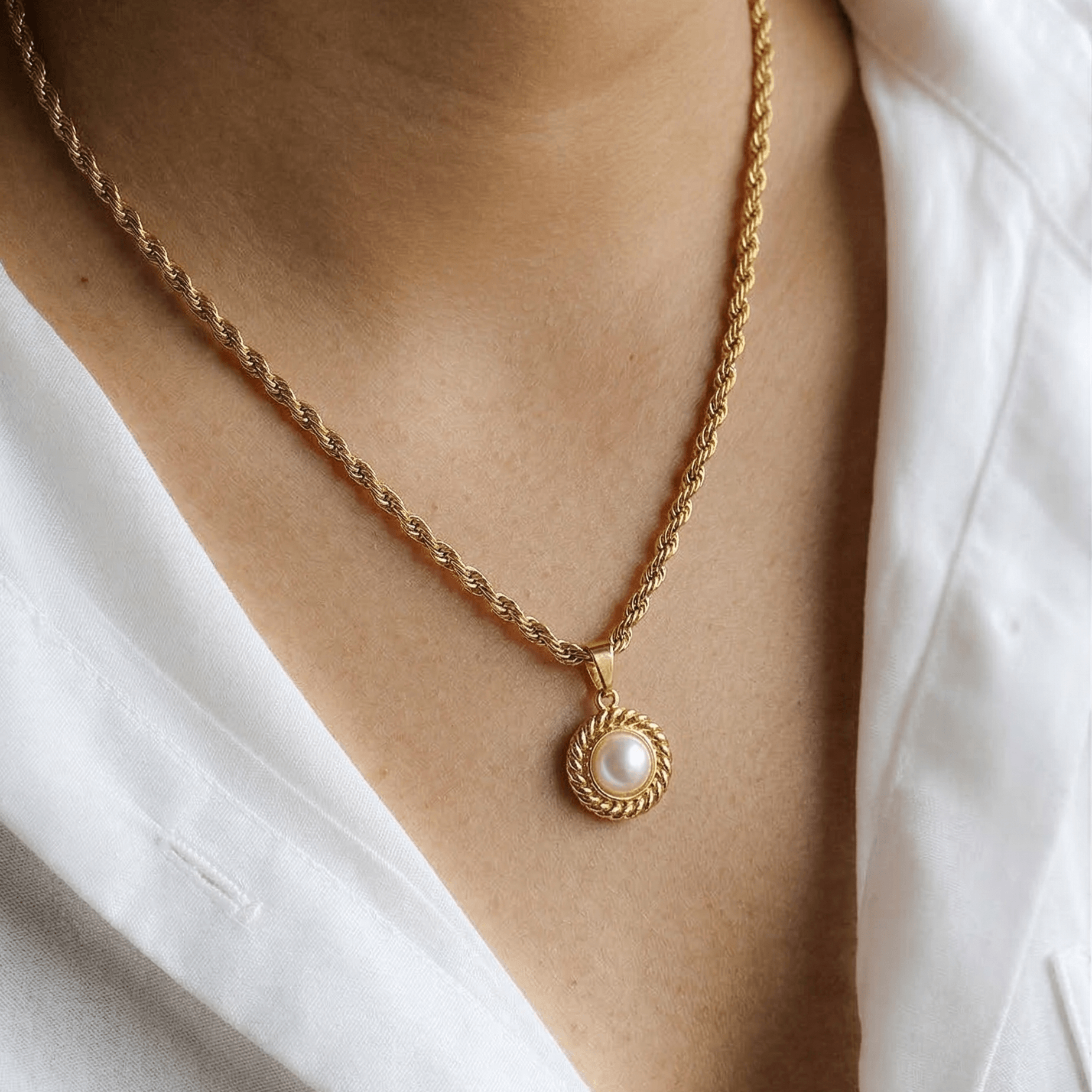 Vintage Pearl Pendant Necklace