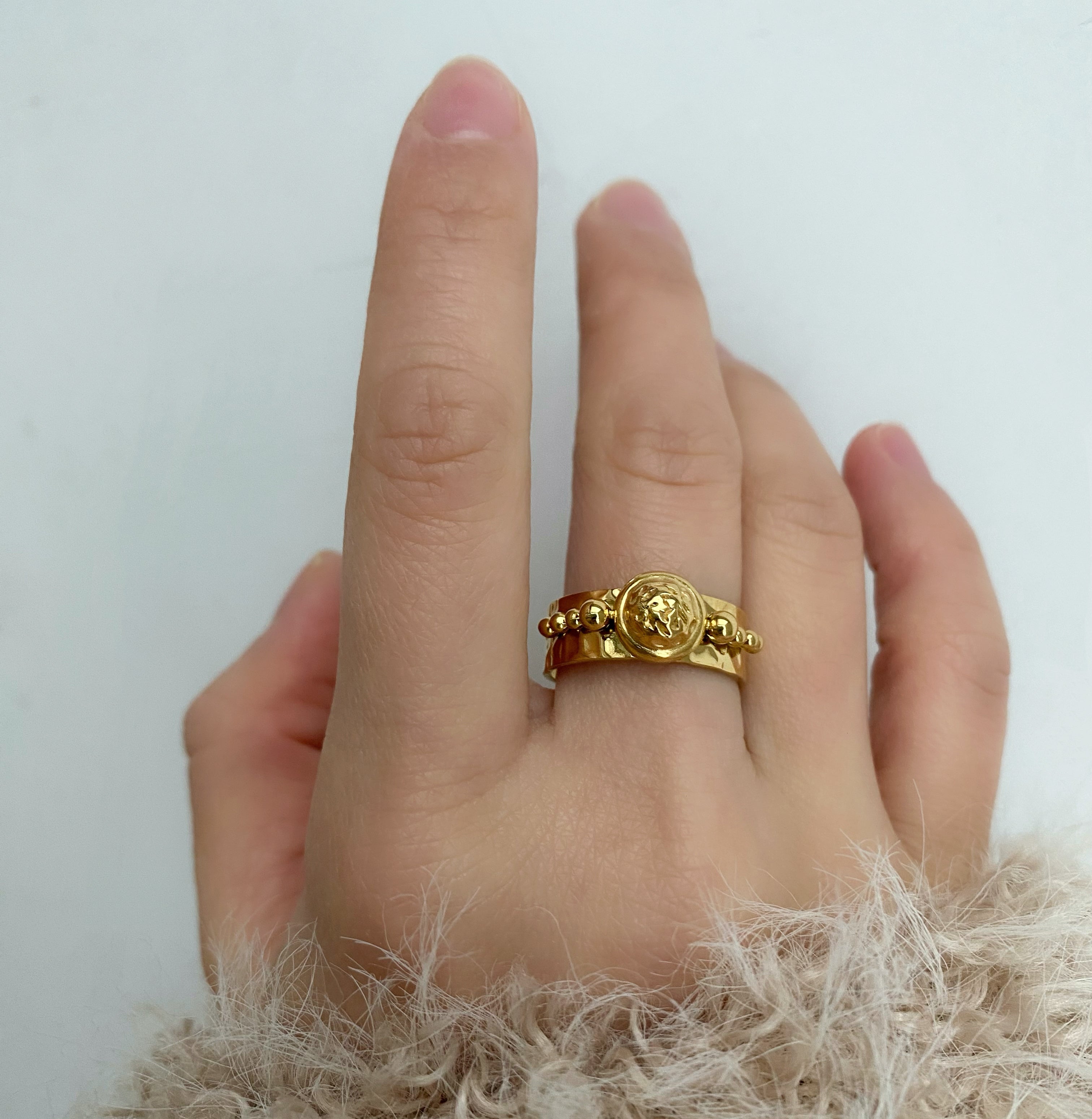 Meideya Jewelry Royal Countess Ring