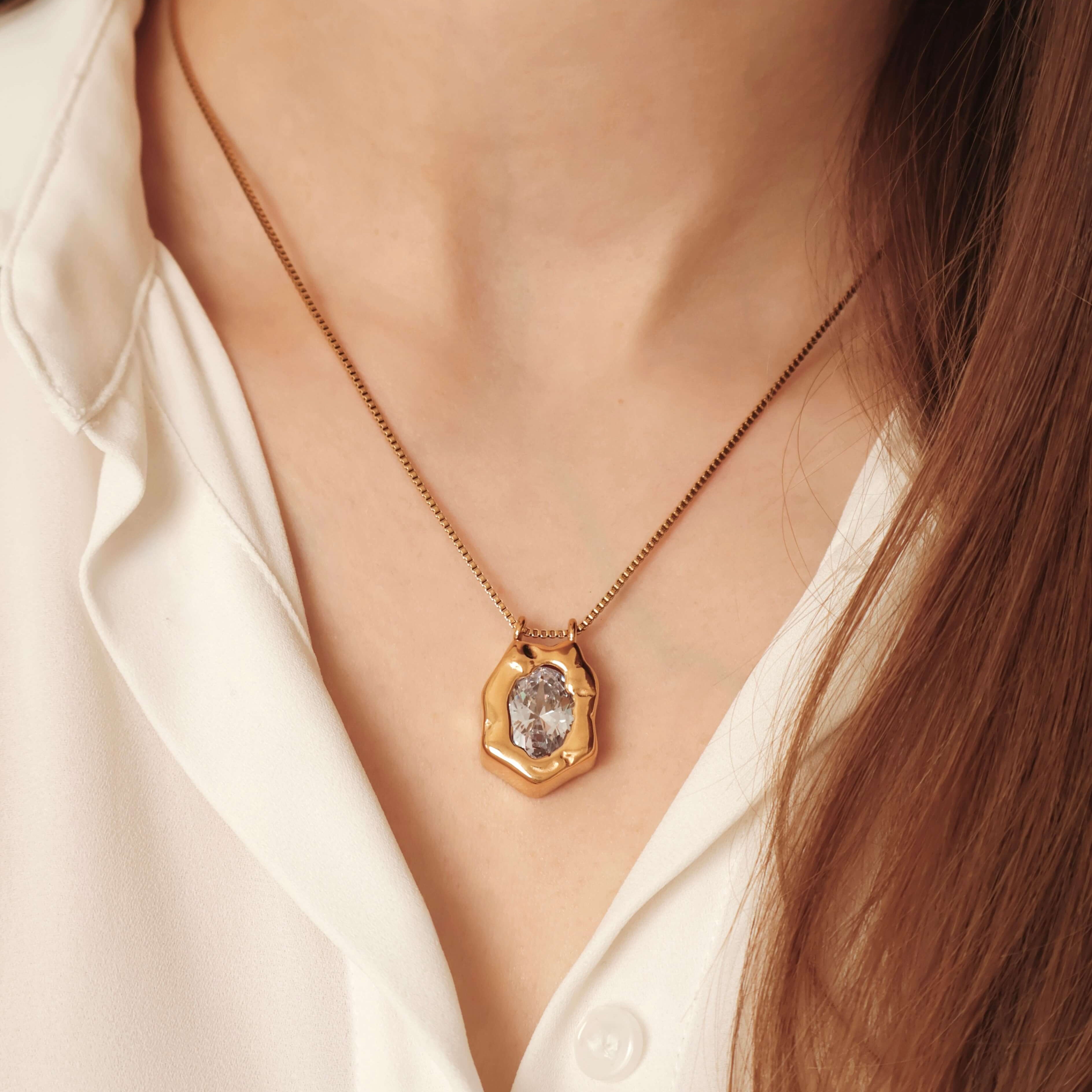 statement pendant necklace