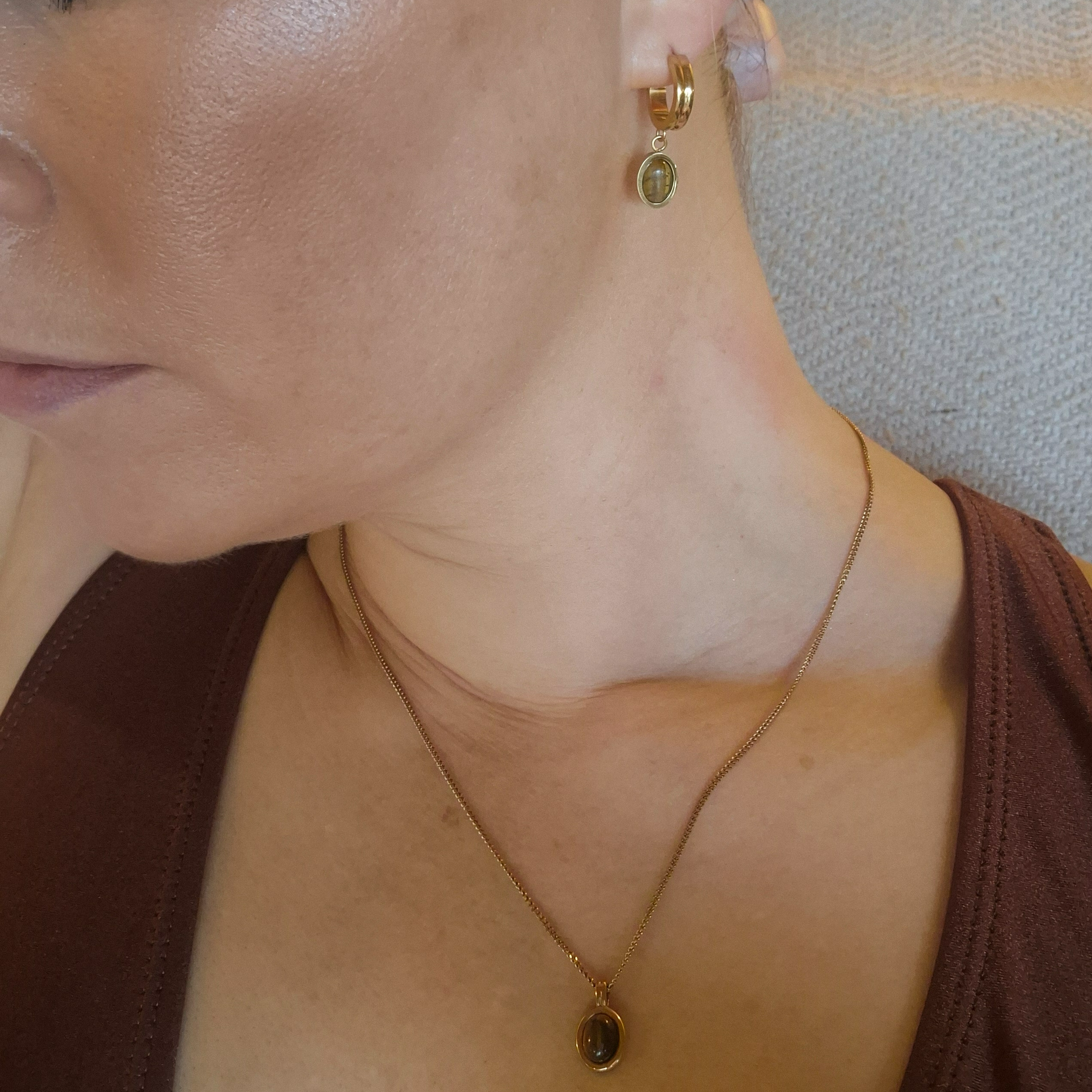 tiger's eye jewelry in stainless steel, waterproof jewelry for women