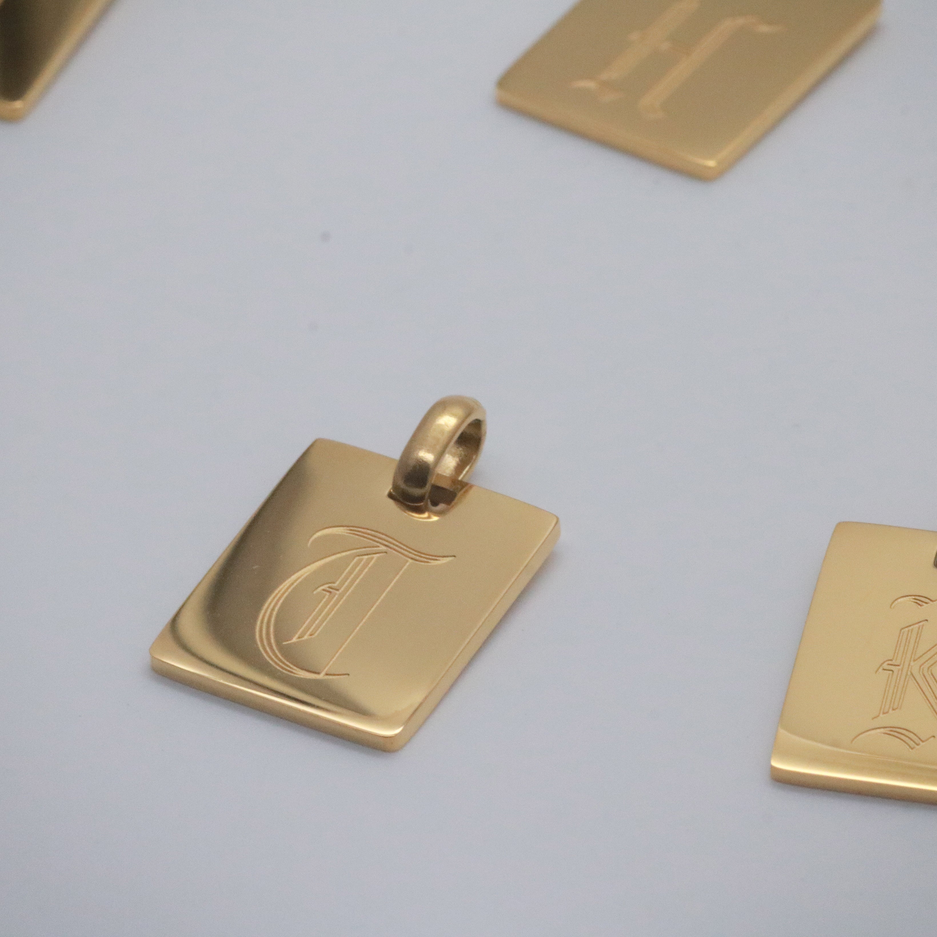 personalized pendent necklace