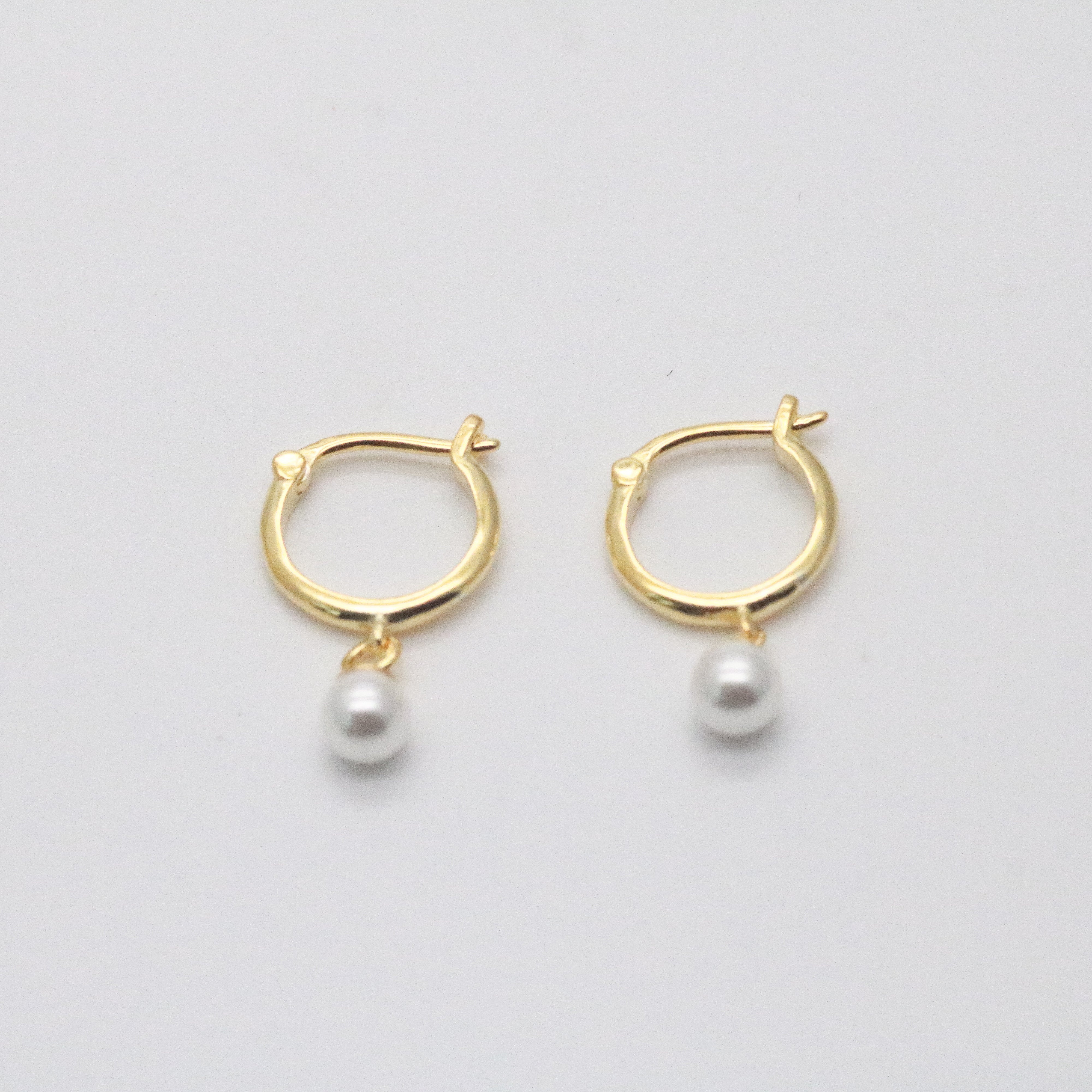 Meideya Jewelry - Pearl hoops
