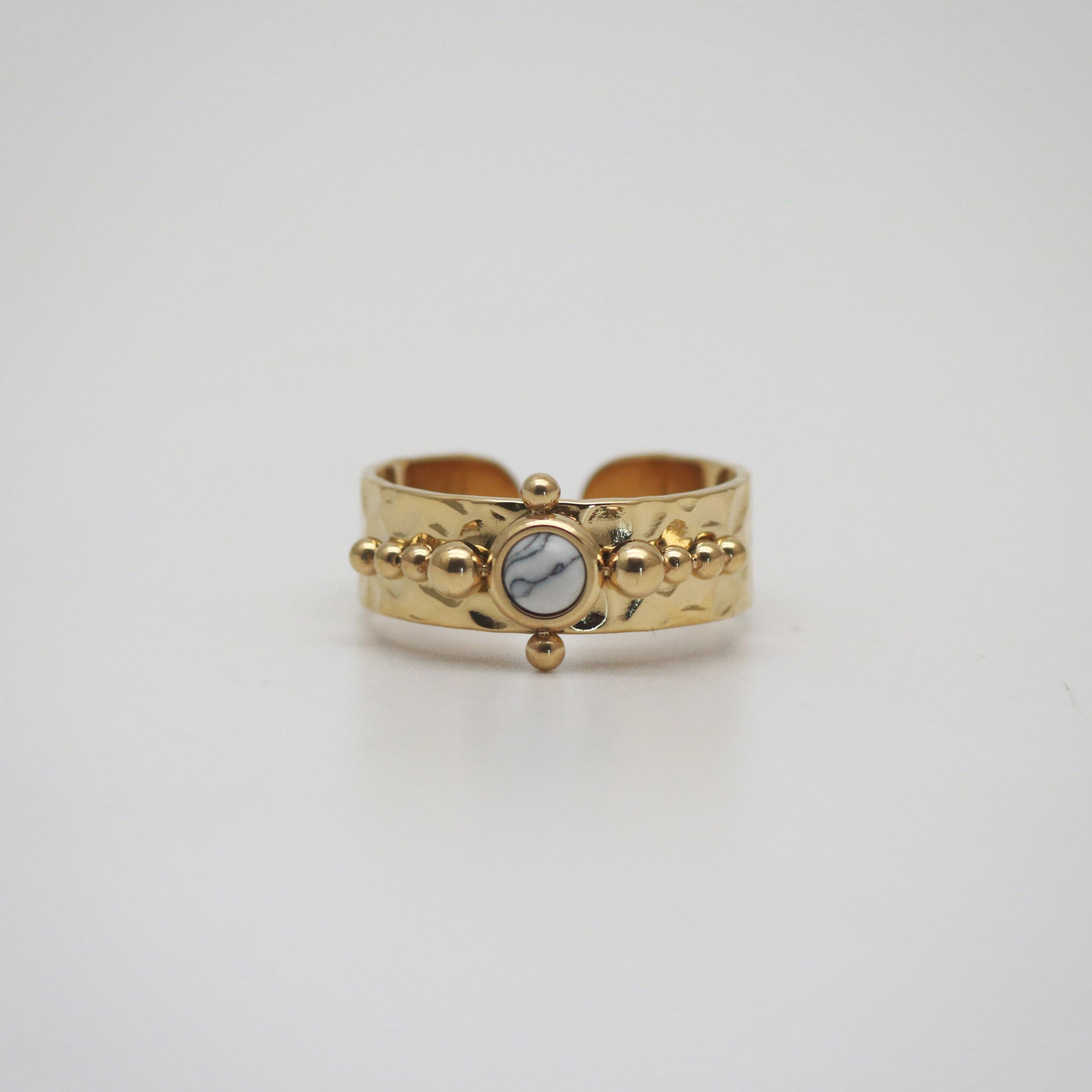 Royal Earl Ring -White Marble