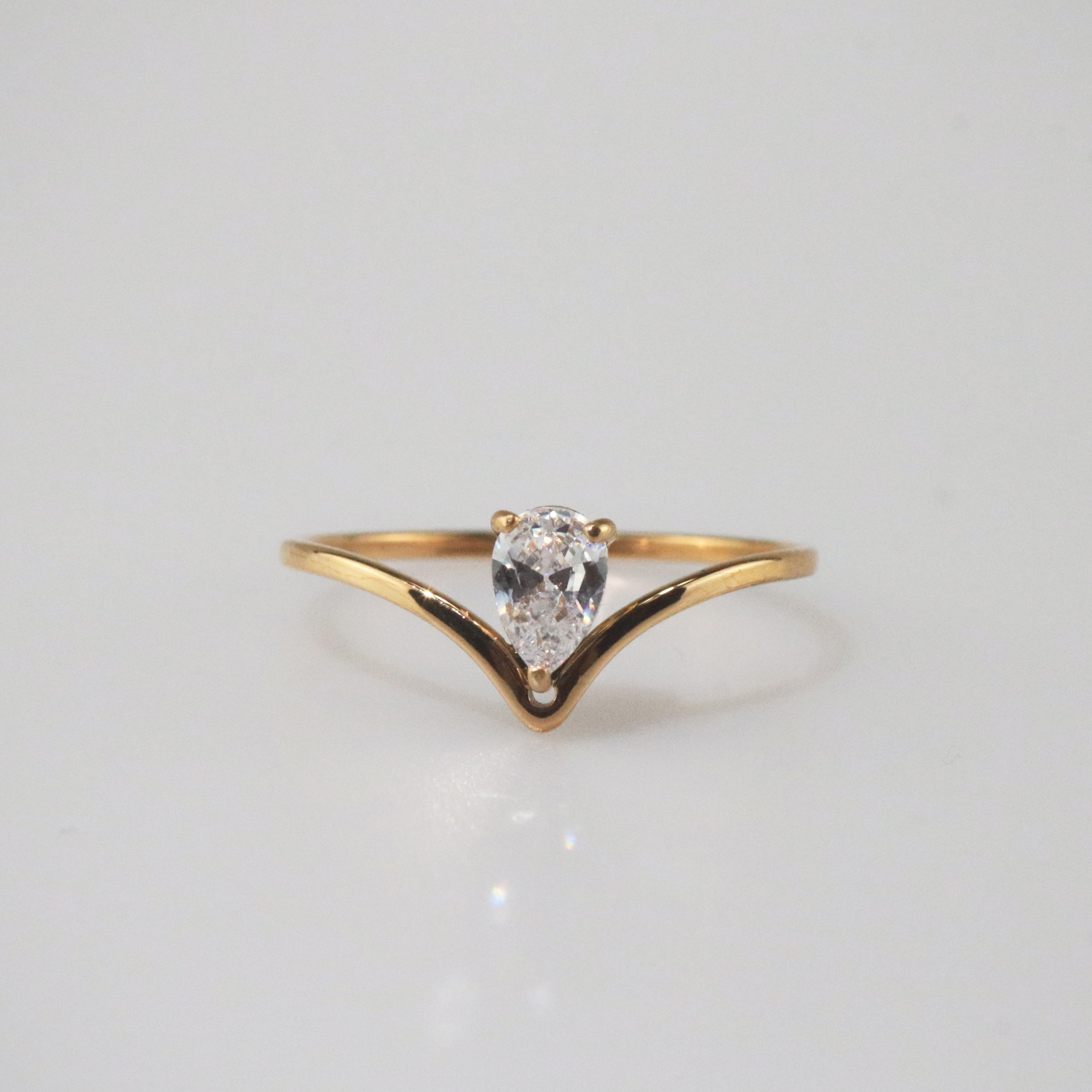 Meideya Jewelry Pear Diamond V shaped ring