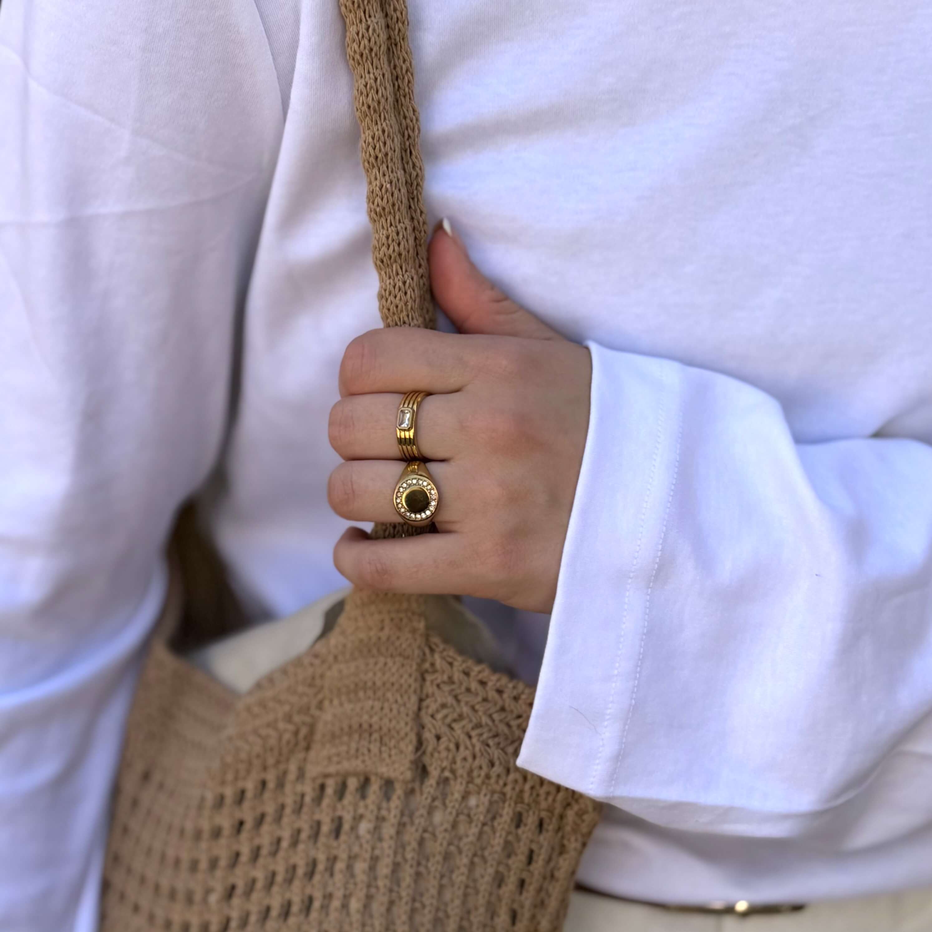 Circle Pave Signet Ring