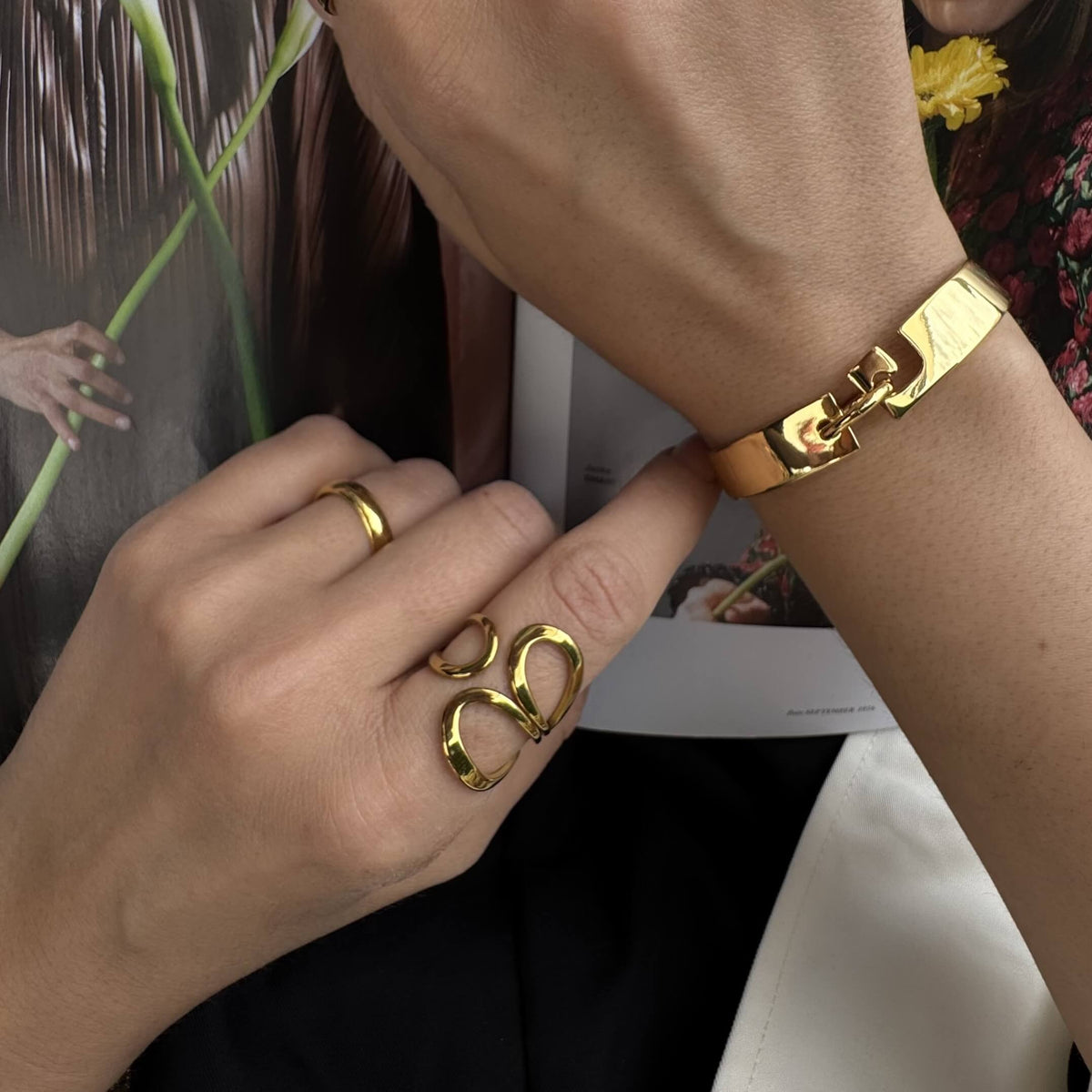 CleoInterlockingBangle
