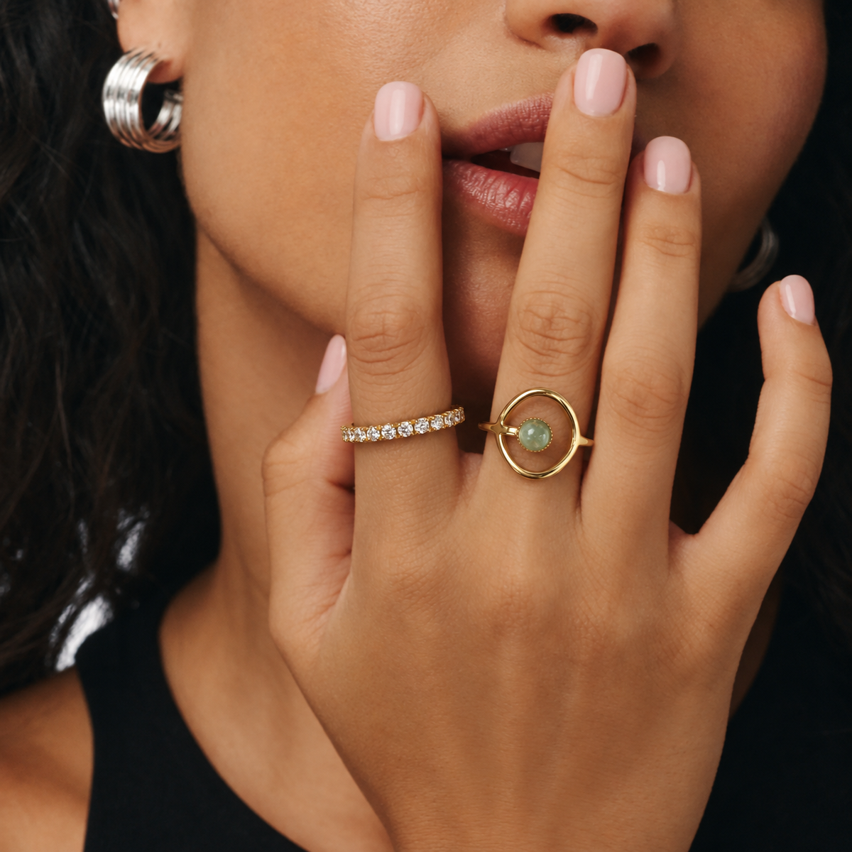 Golden_Rings_by_Her_Lips