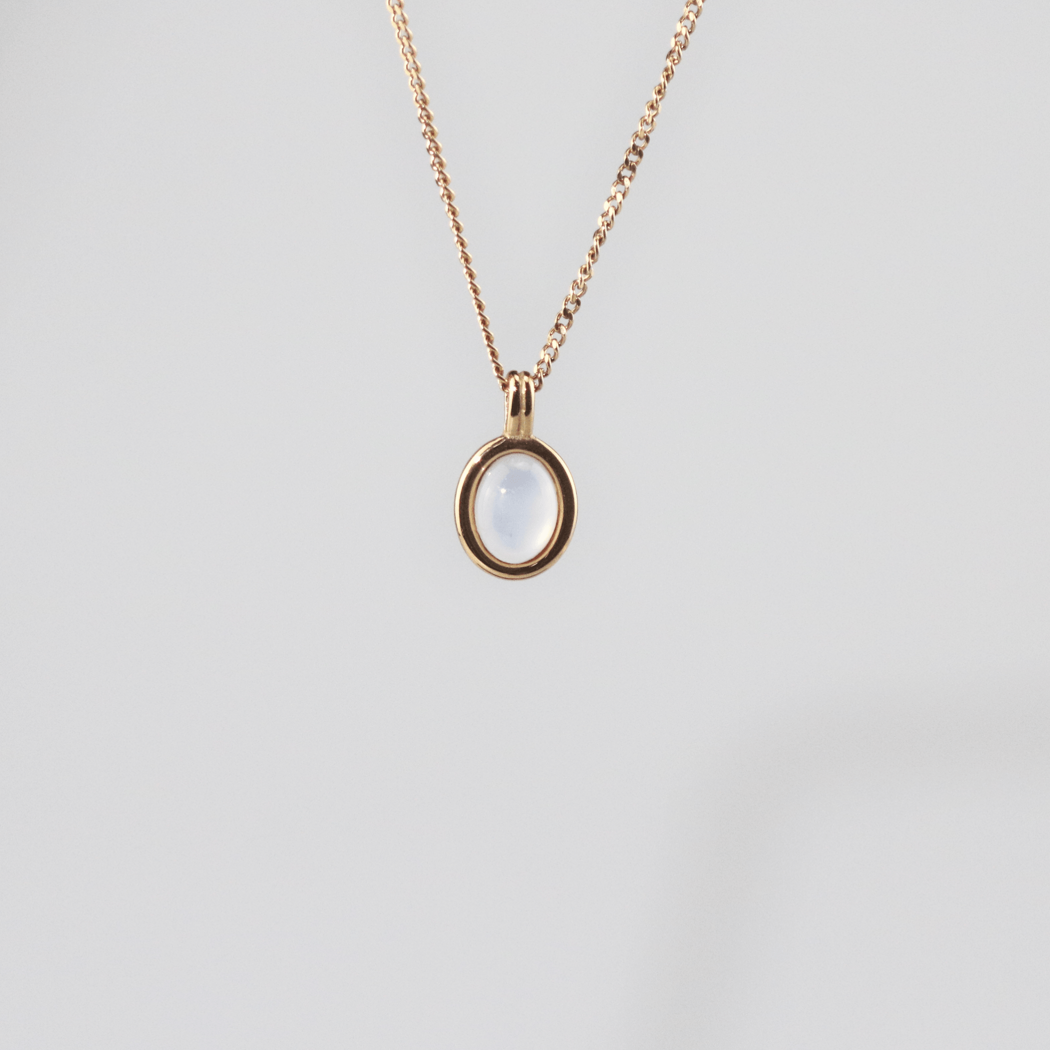 Oval Moonstone-Necklace