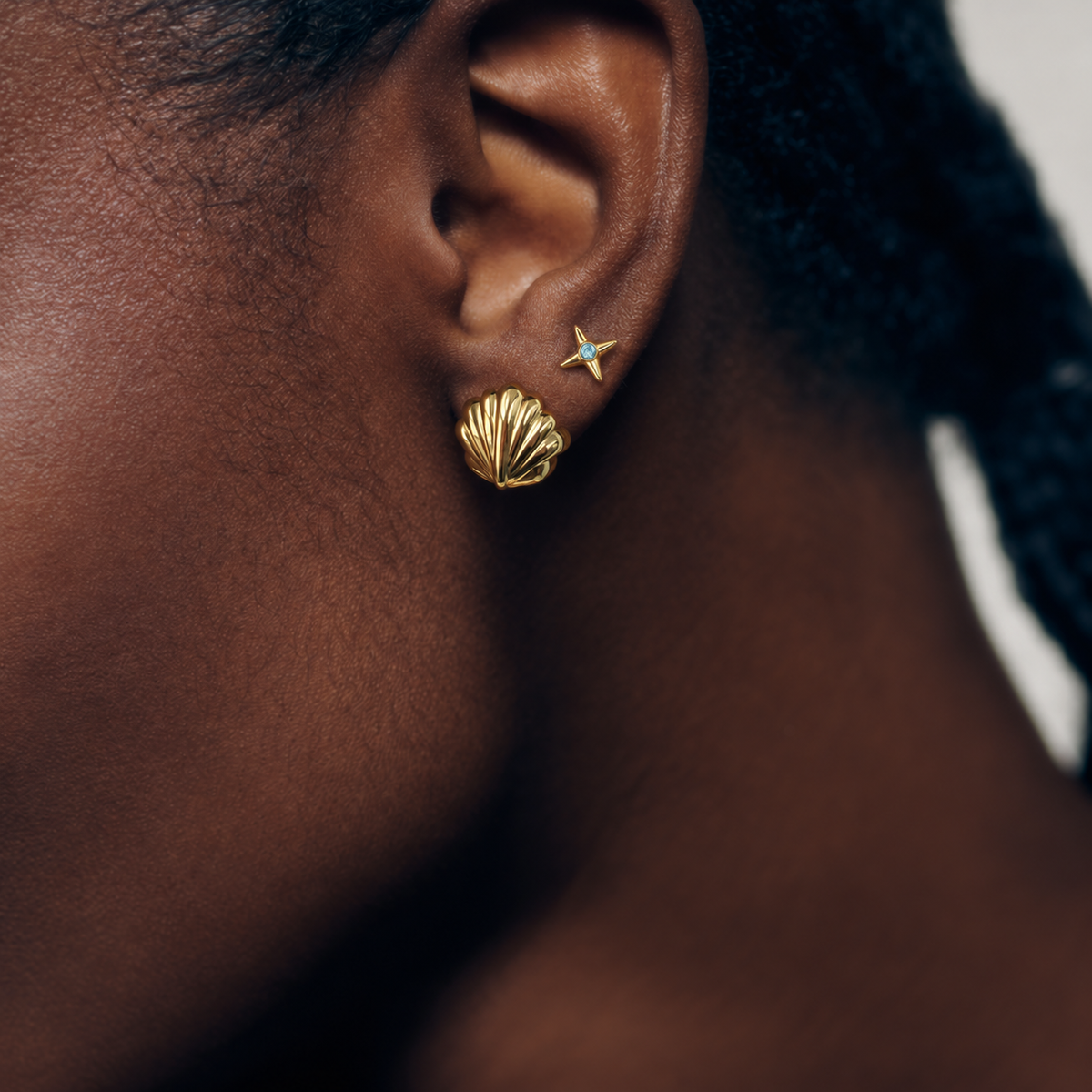 Scallop Shell Hoop Earrings
