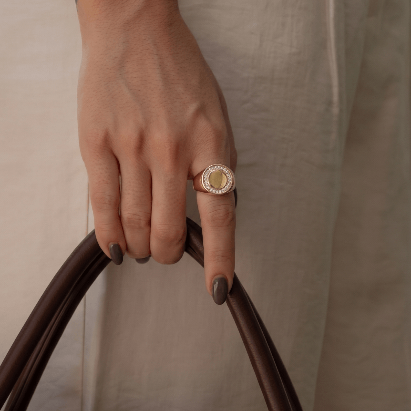 Circle Pave Signet Ring