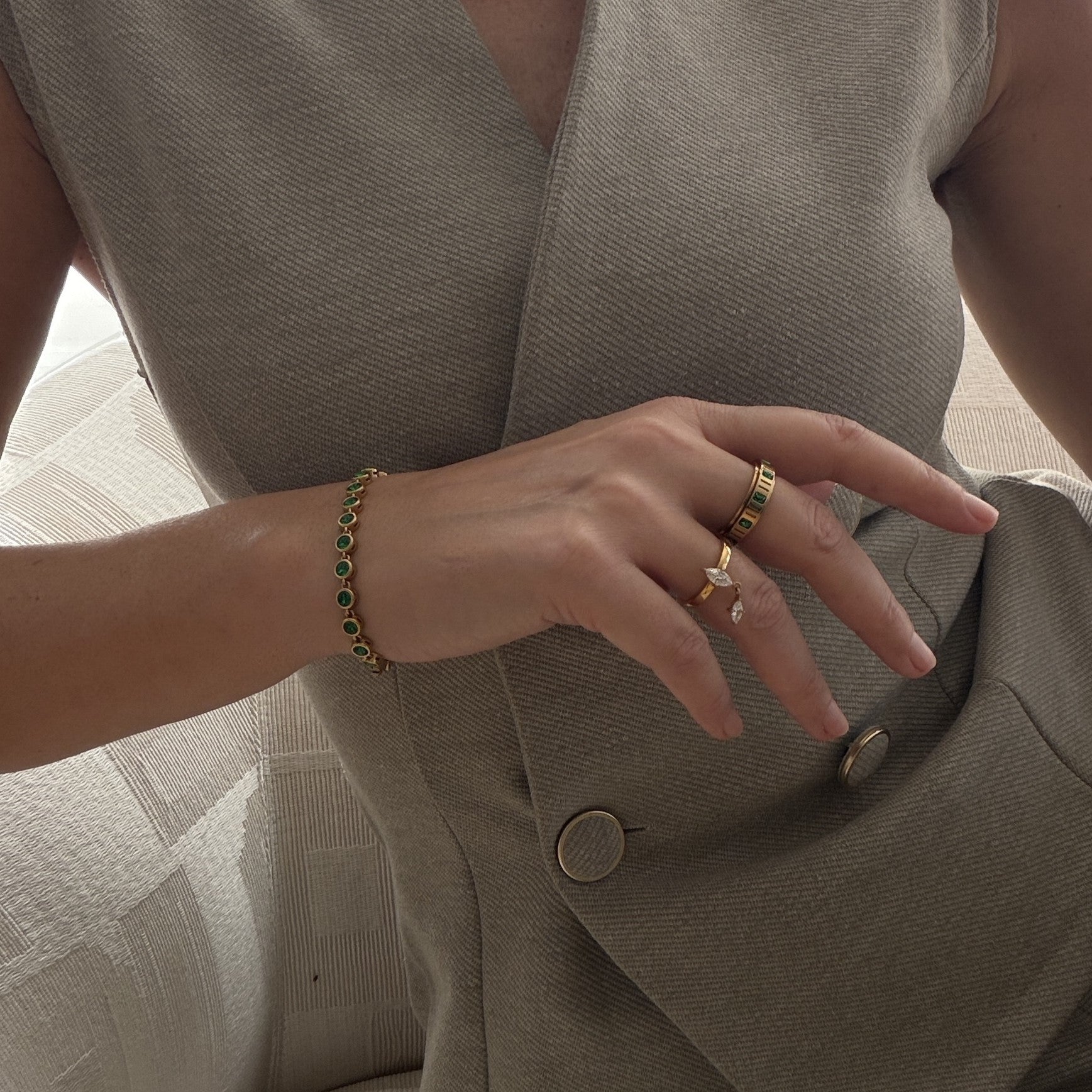 emerald tennis bracelet