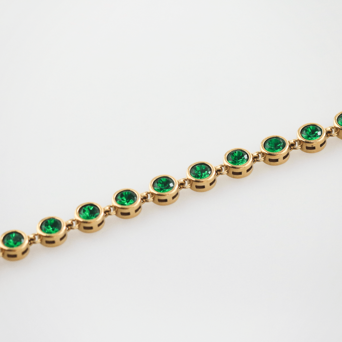 emerald tennis bracelet 