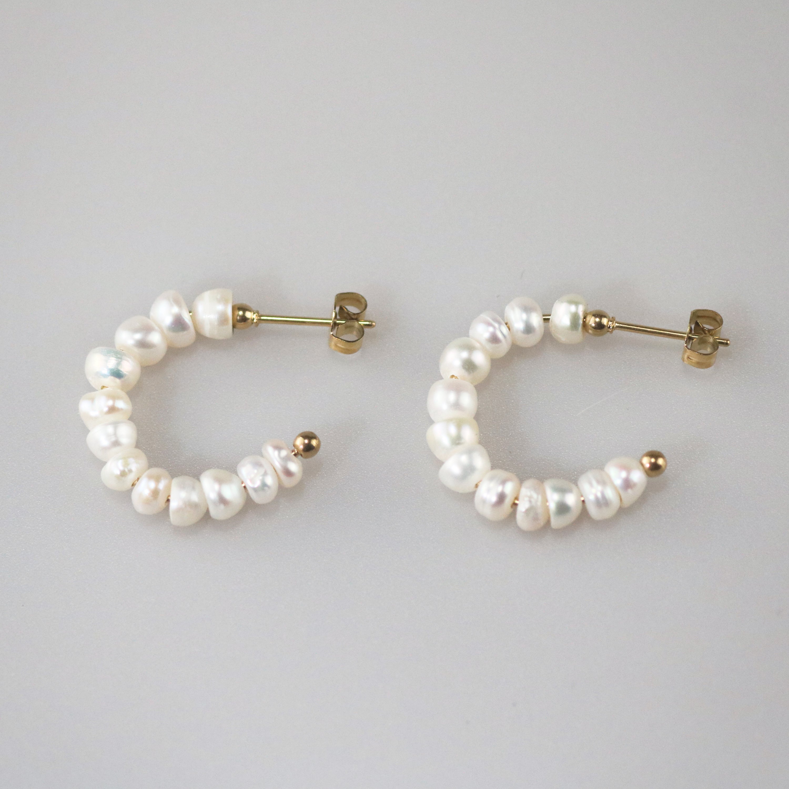 Meideya Jewelry Small Freshwater Pearl Hoop Earrings