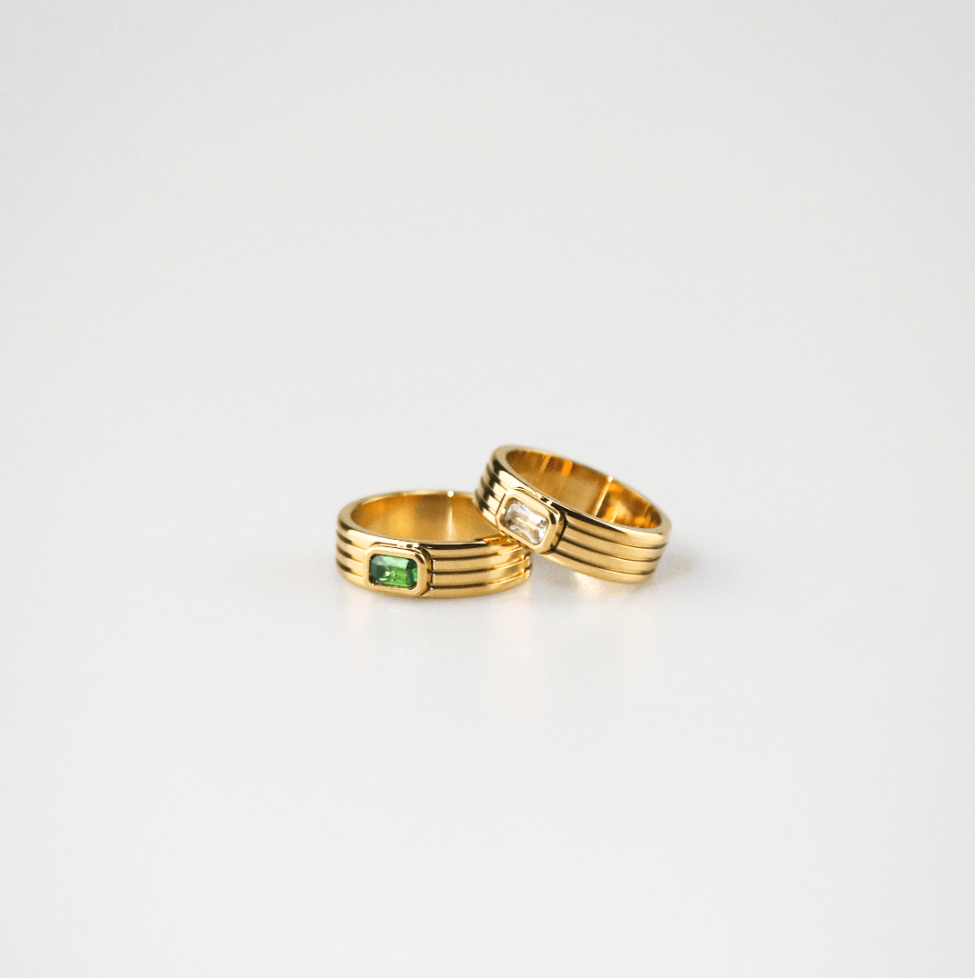 gemstone ribbed ring