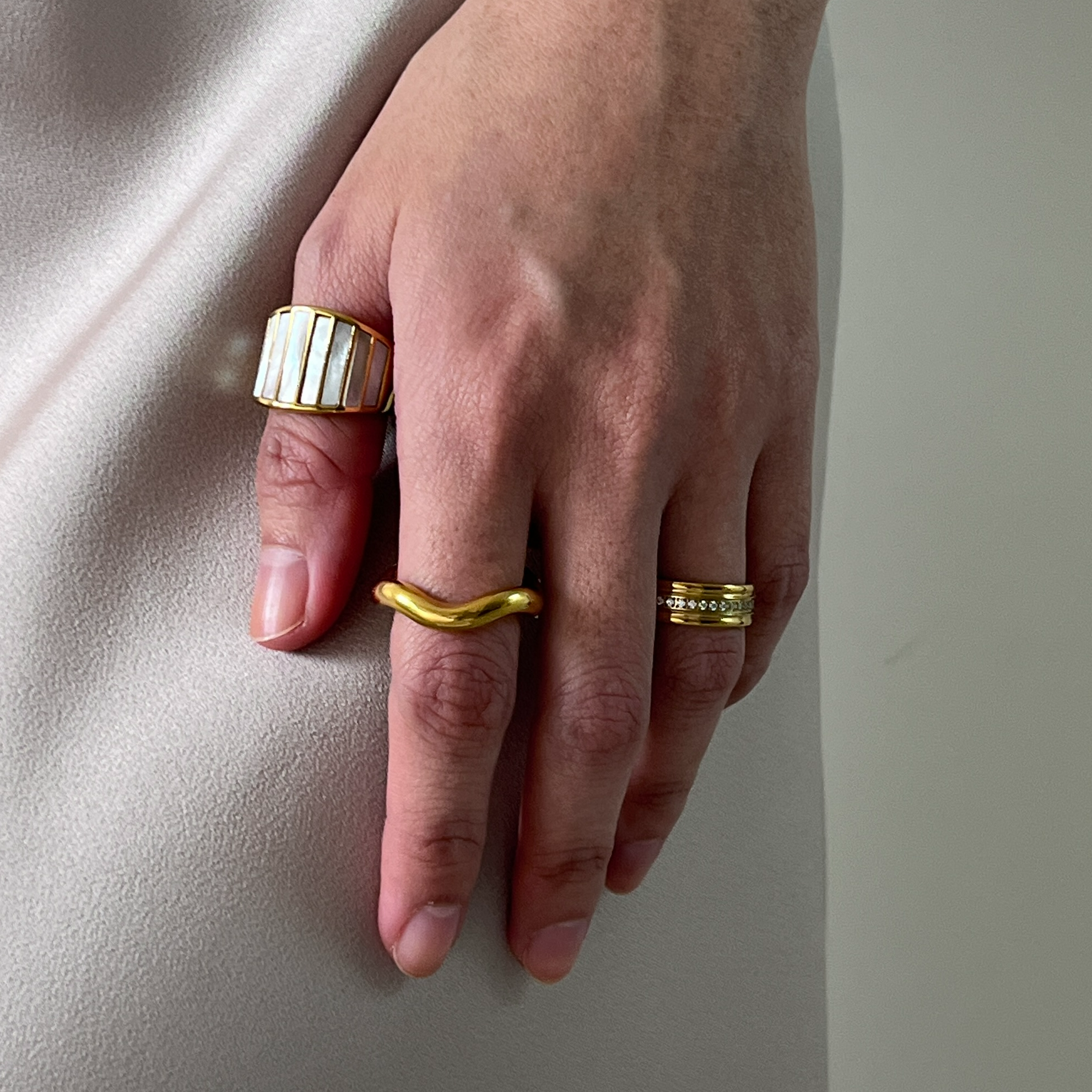 gold bands for women