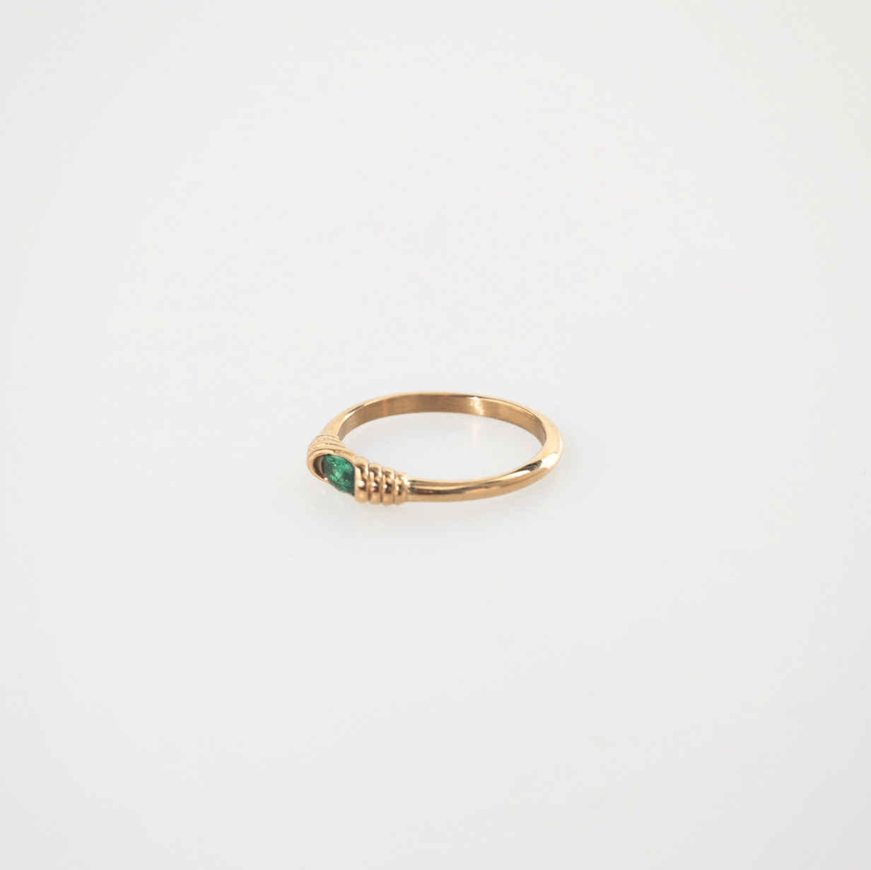 gold emerald ring