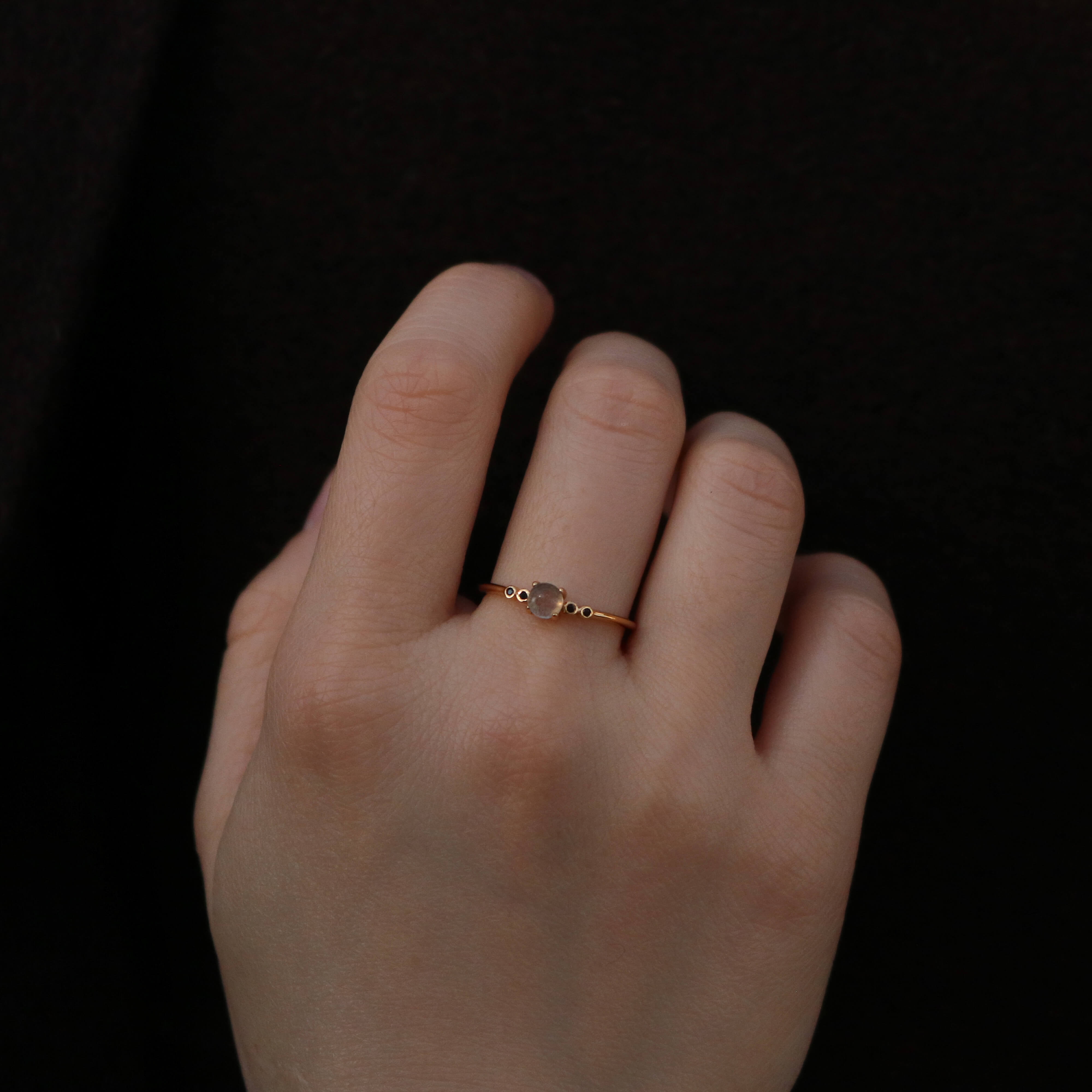 Meideya Jewelry Small Labradorite gemstone ring