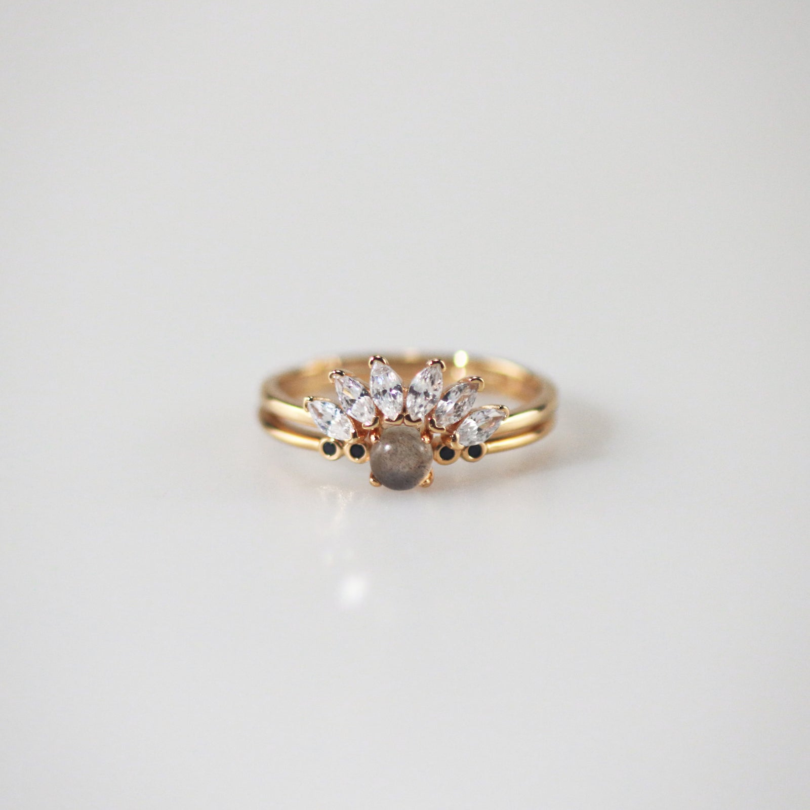 Meideya Jewelry Labradorite Gemstone Ring + Contour Gemstone Band RIng