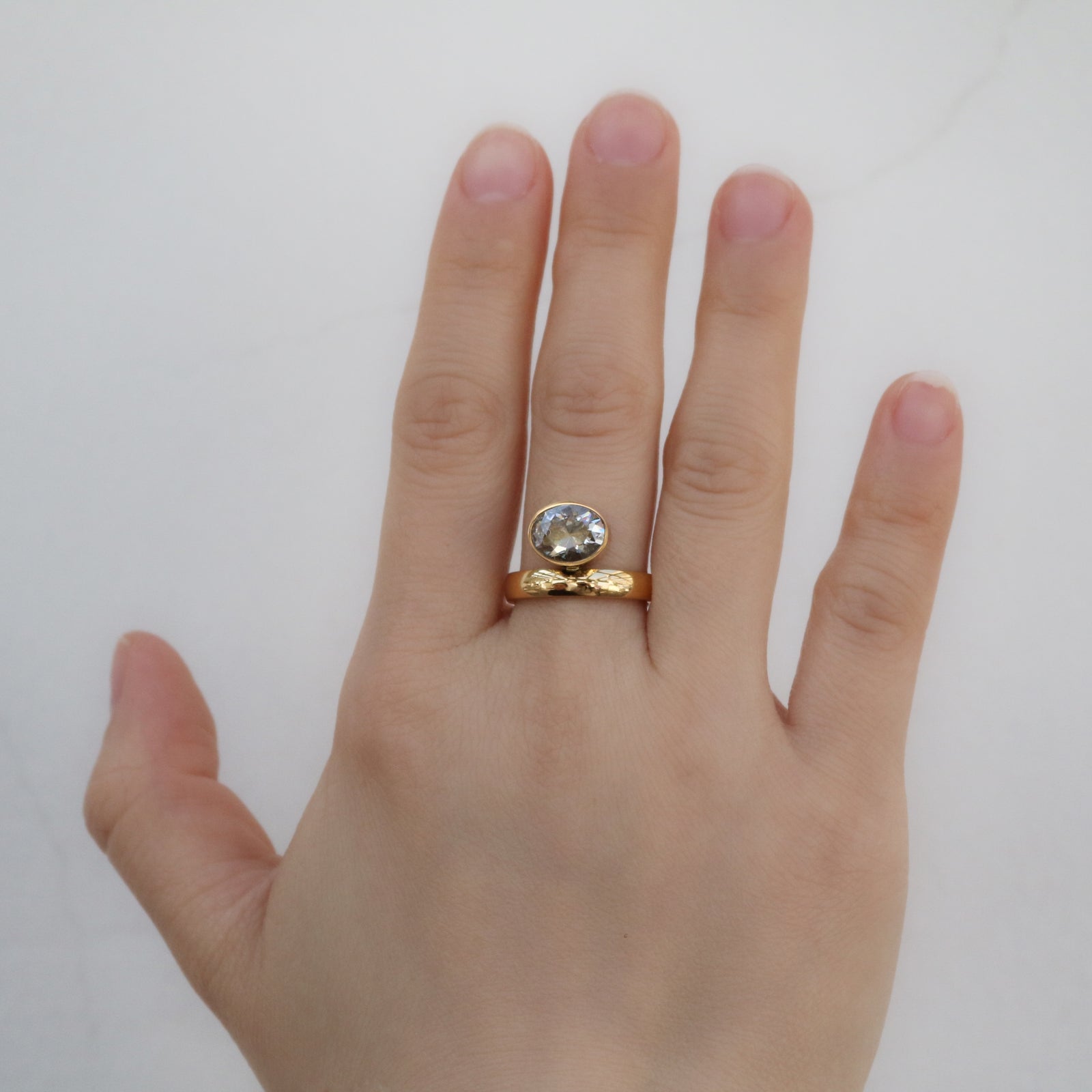 Meideya Jewelry Gold Oval Bezel Ring