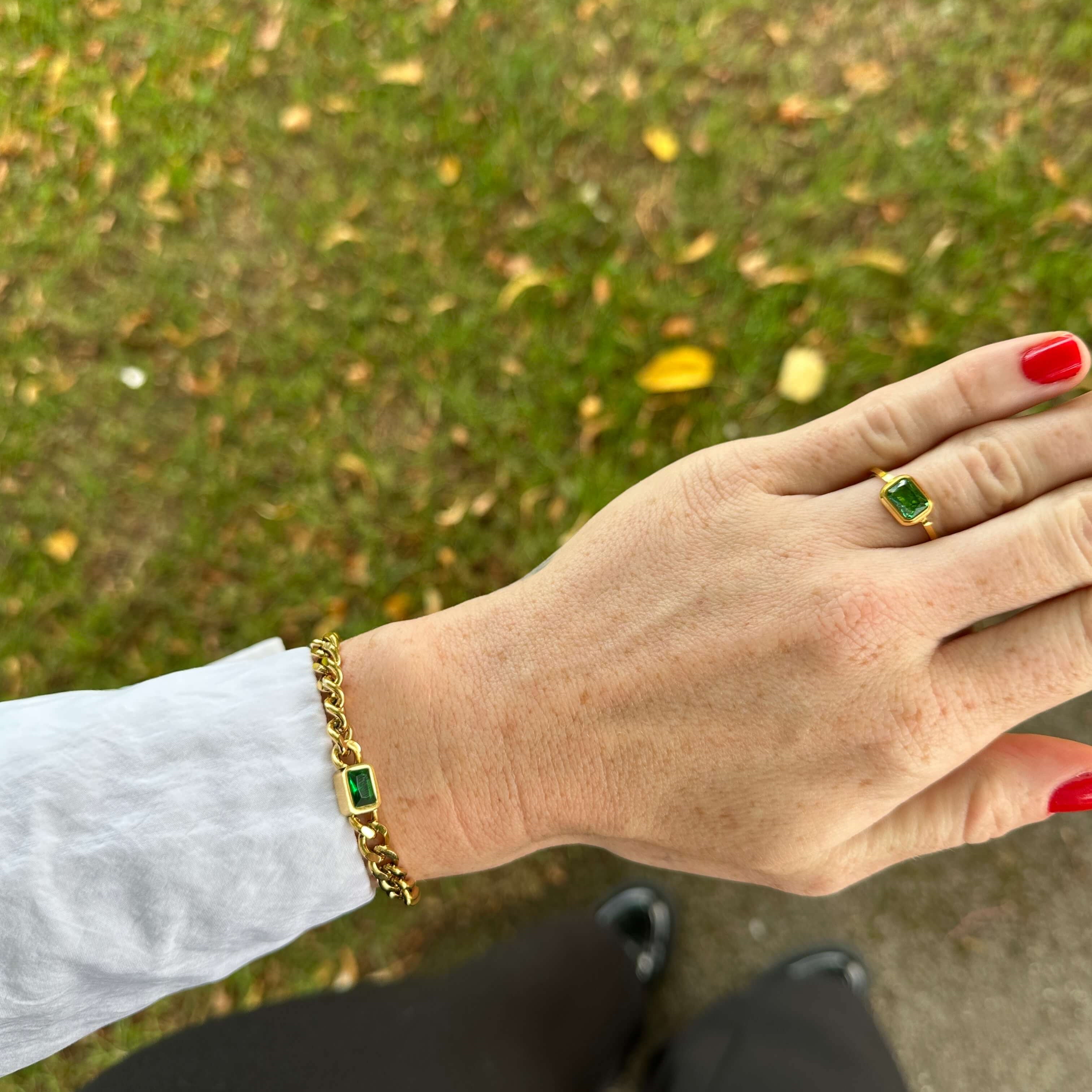 Emerald Gem Curb Chain Bracelet