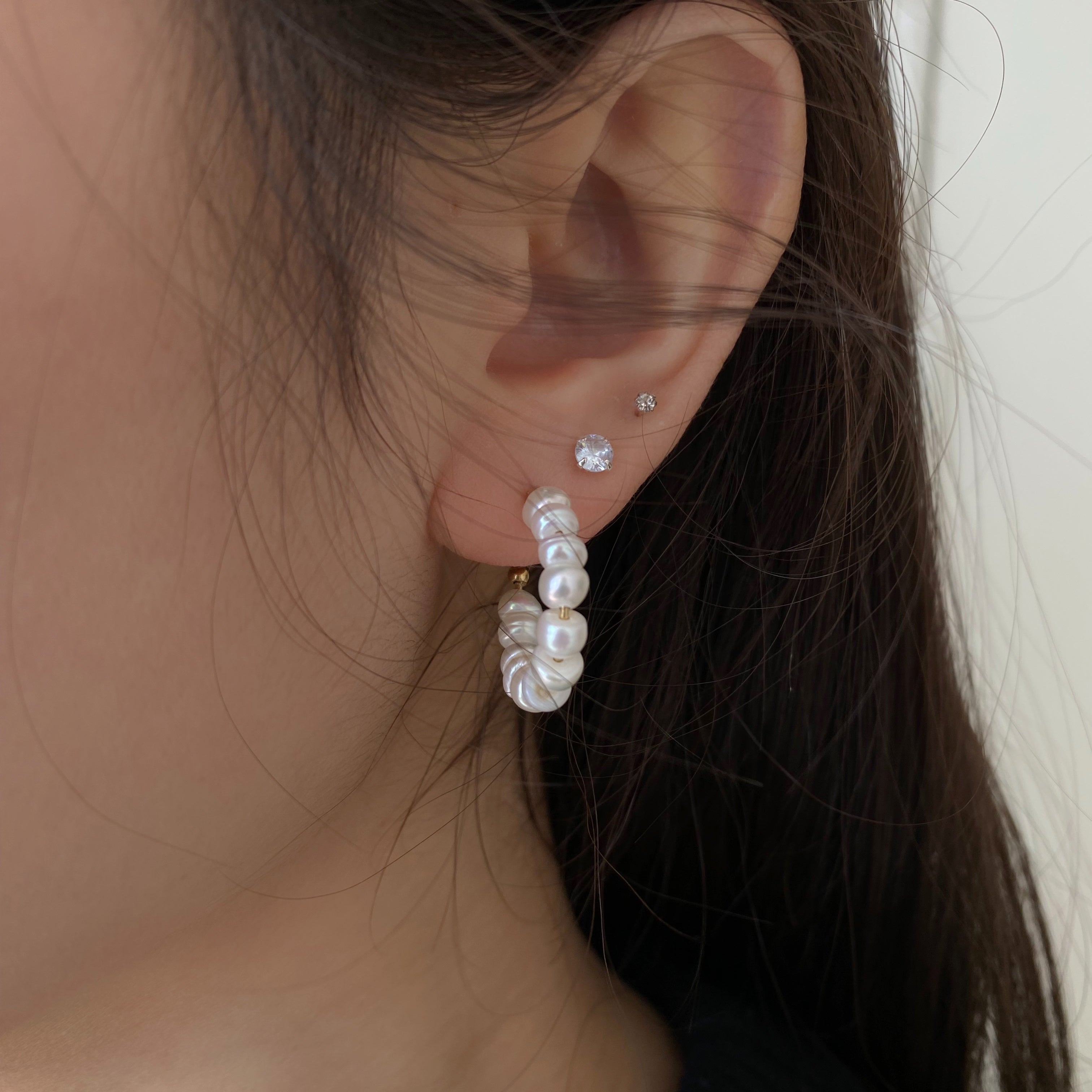 Meideya Jewelry Small Pearl Hoop Earrings