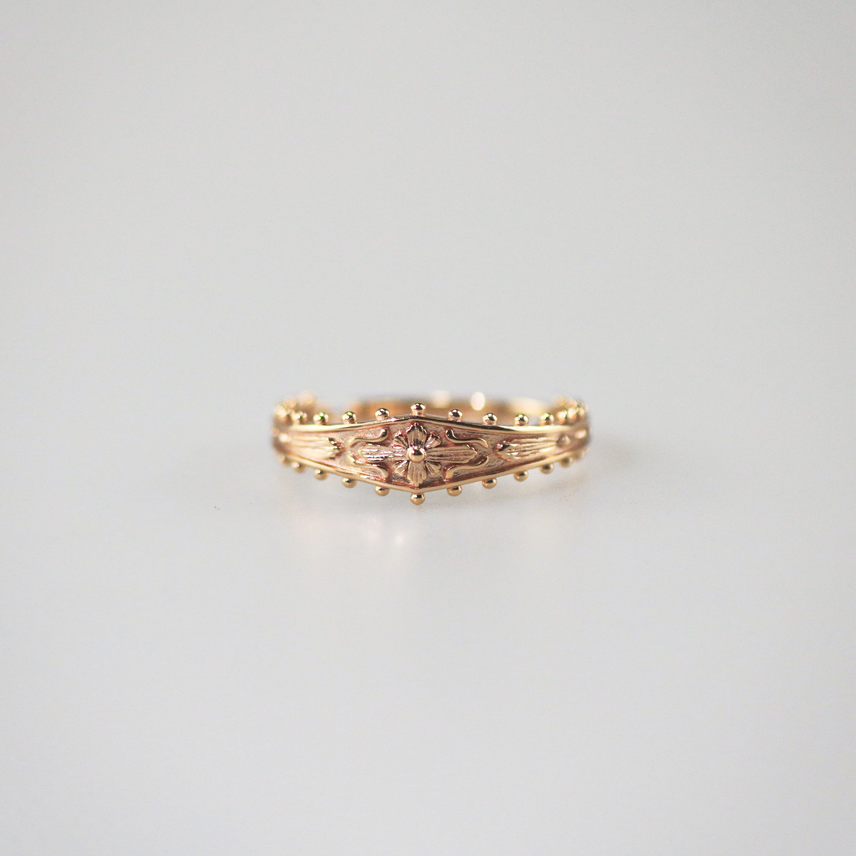 Meideya Jewelry Victorian Engraved Ring