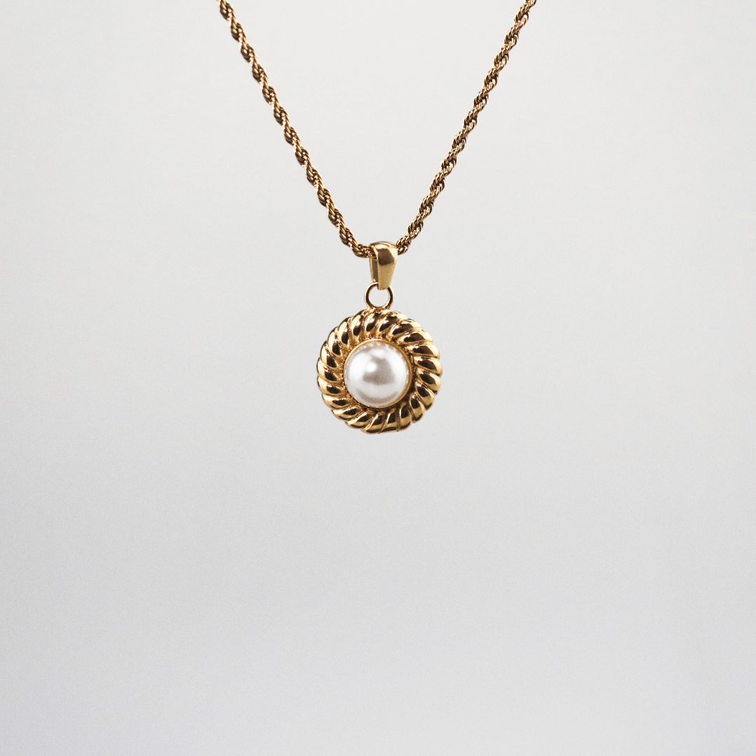 vintage pearl pendant necklace