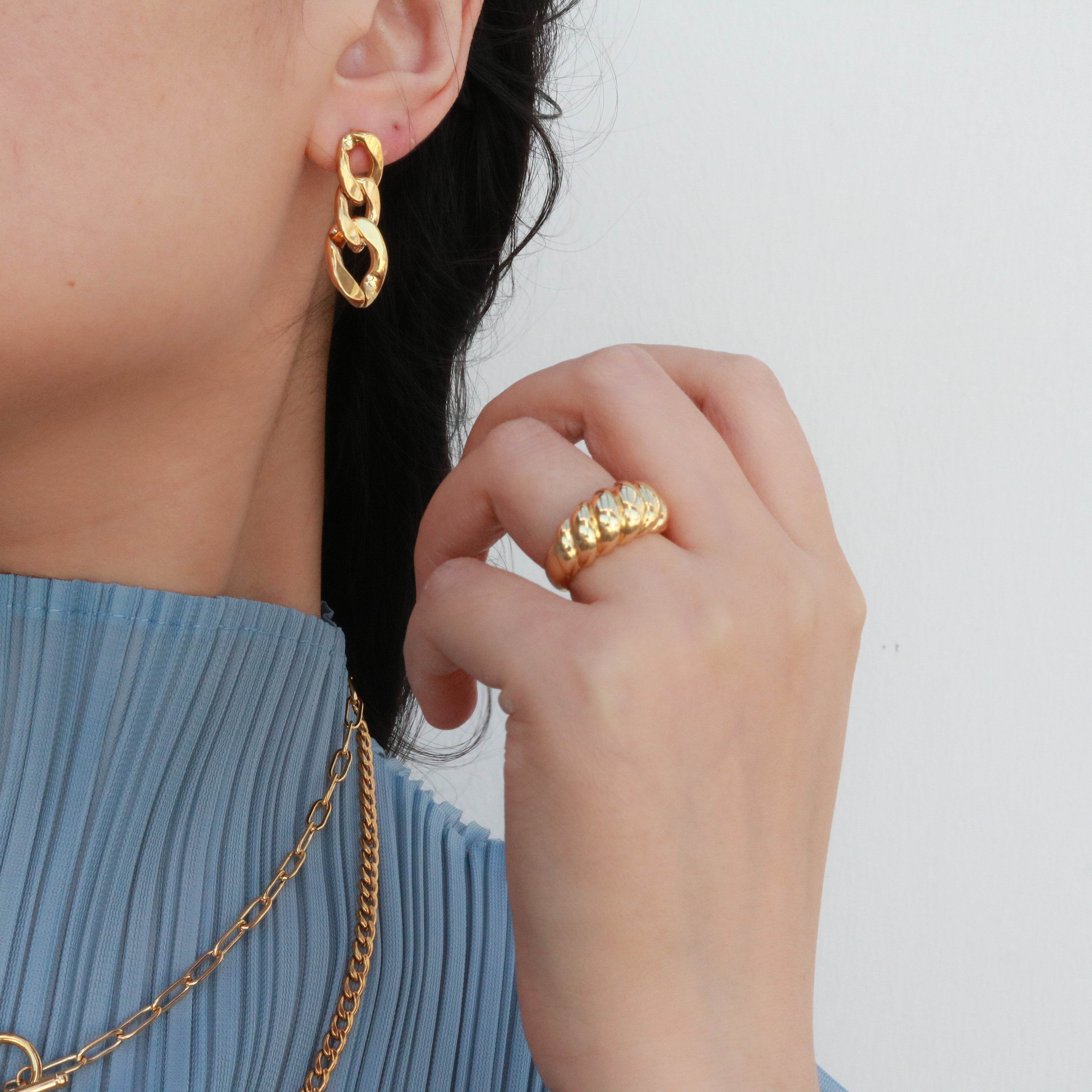Meideya Jewelry - Adele Chain Earrings in 18k gold
