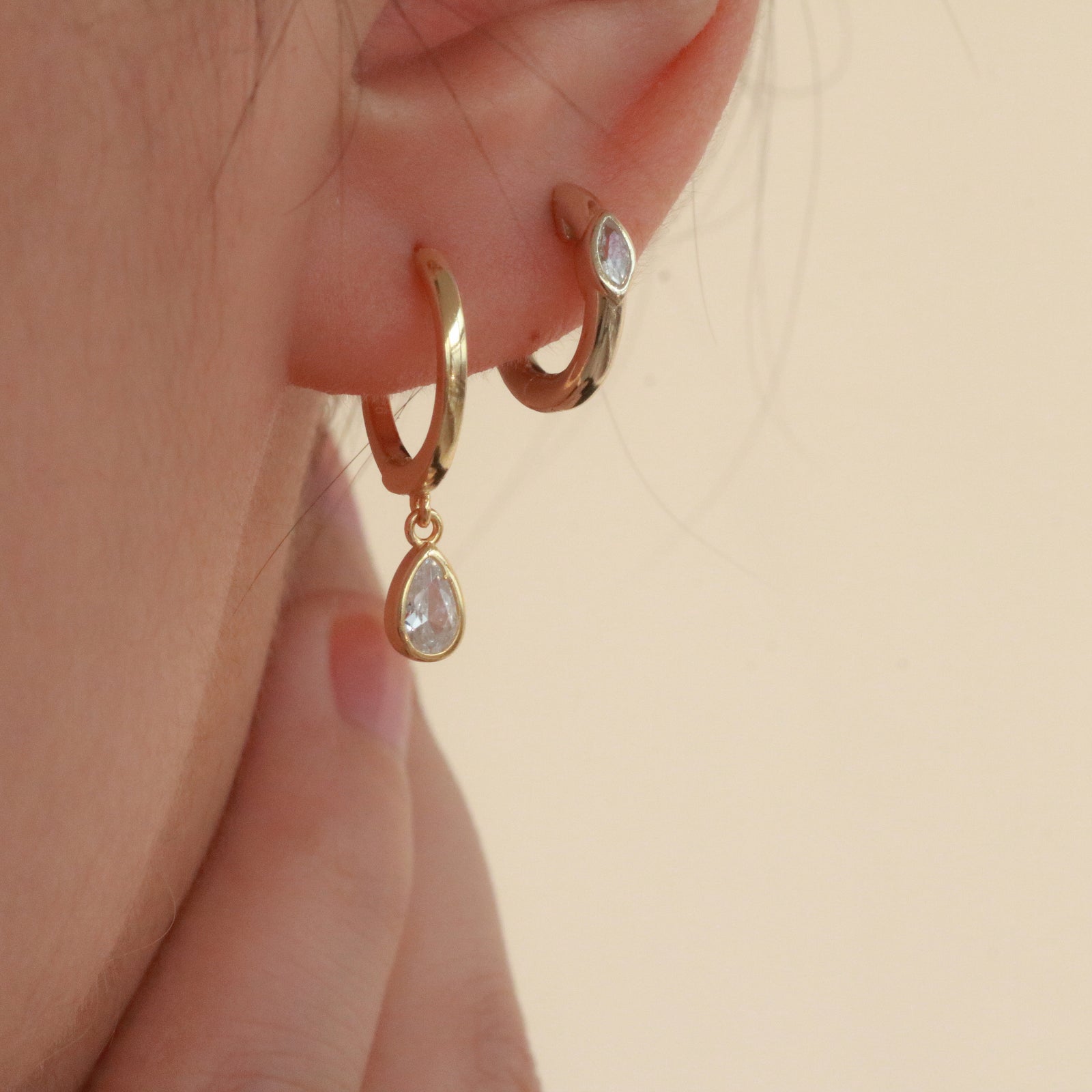 Small hoop earrings in 14k gold vermeil